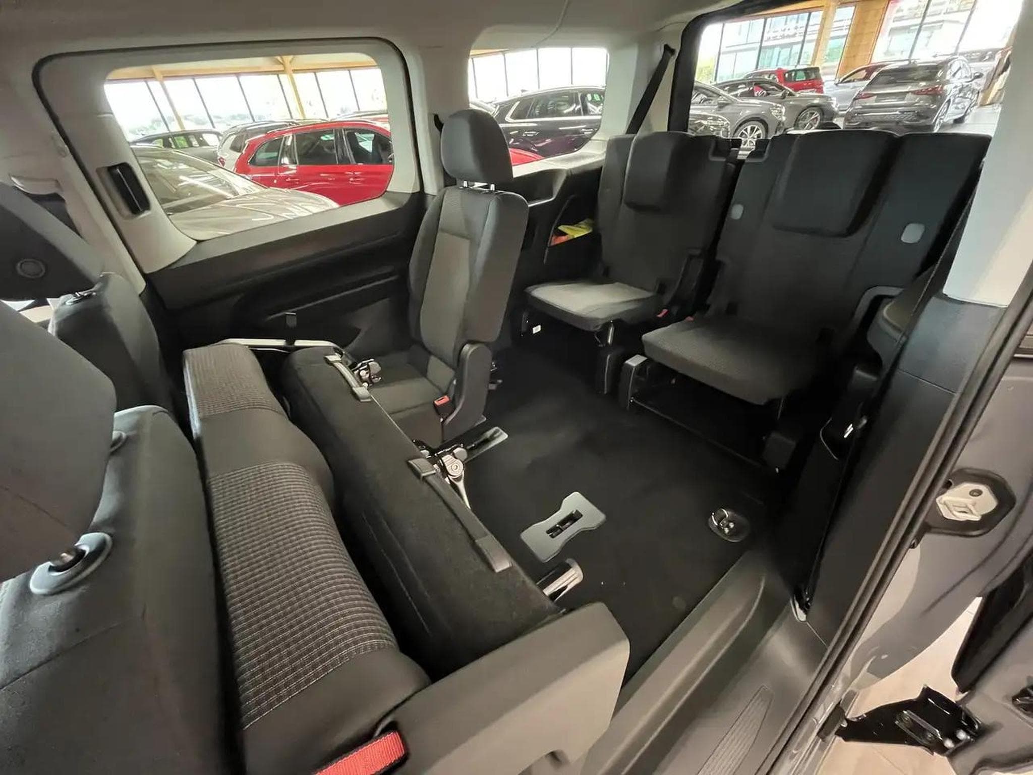 VW Caddy (2026) - Photo 11
