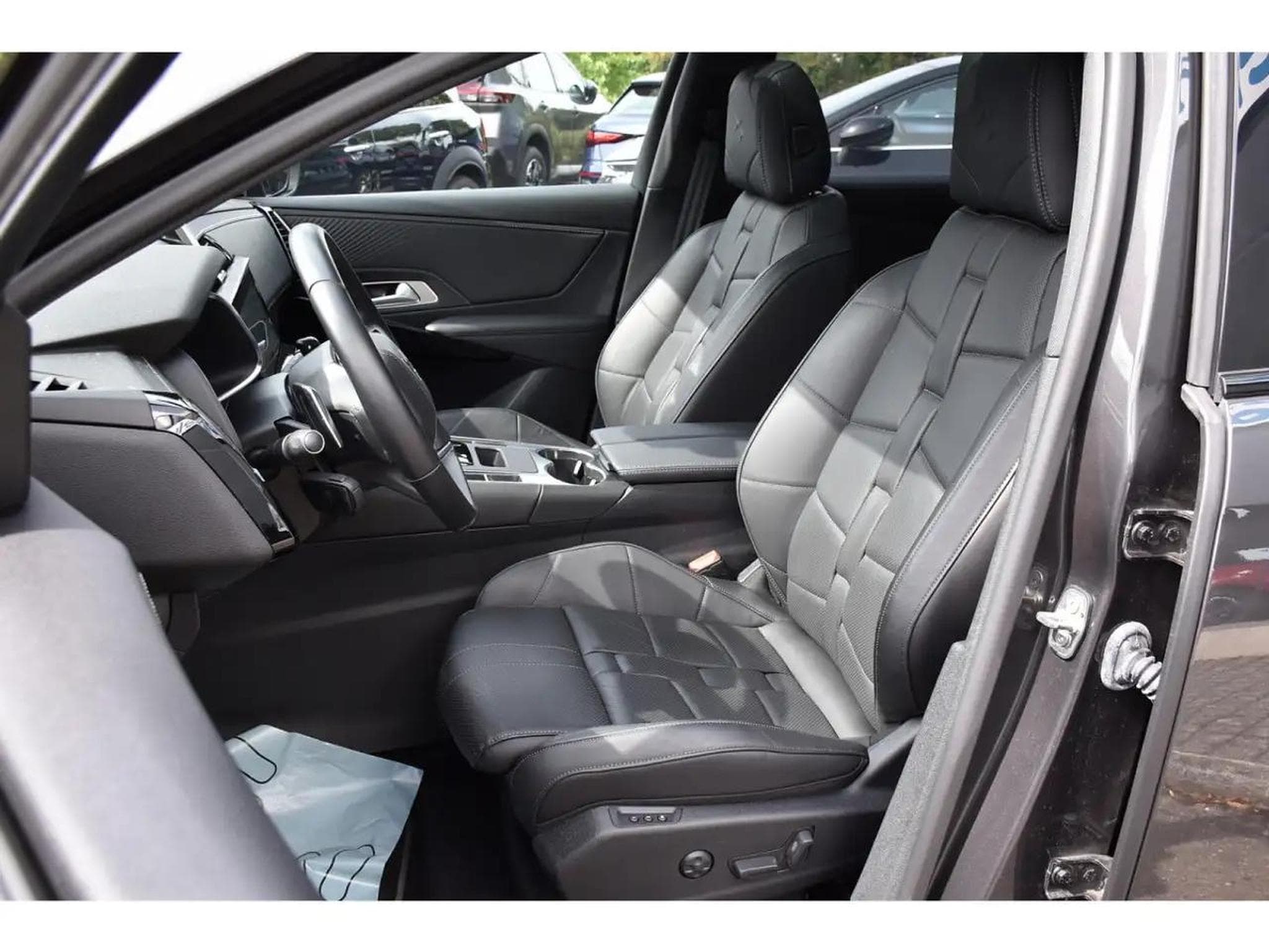 DS Automobiles DS7 (2024) - Photo 6