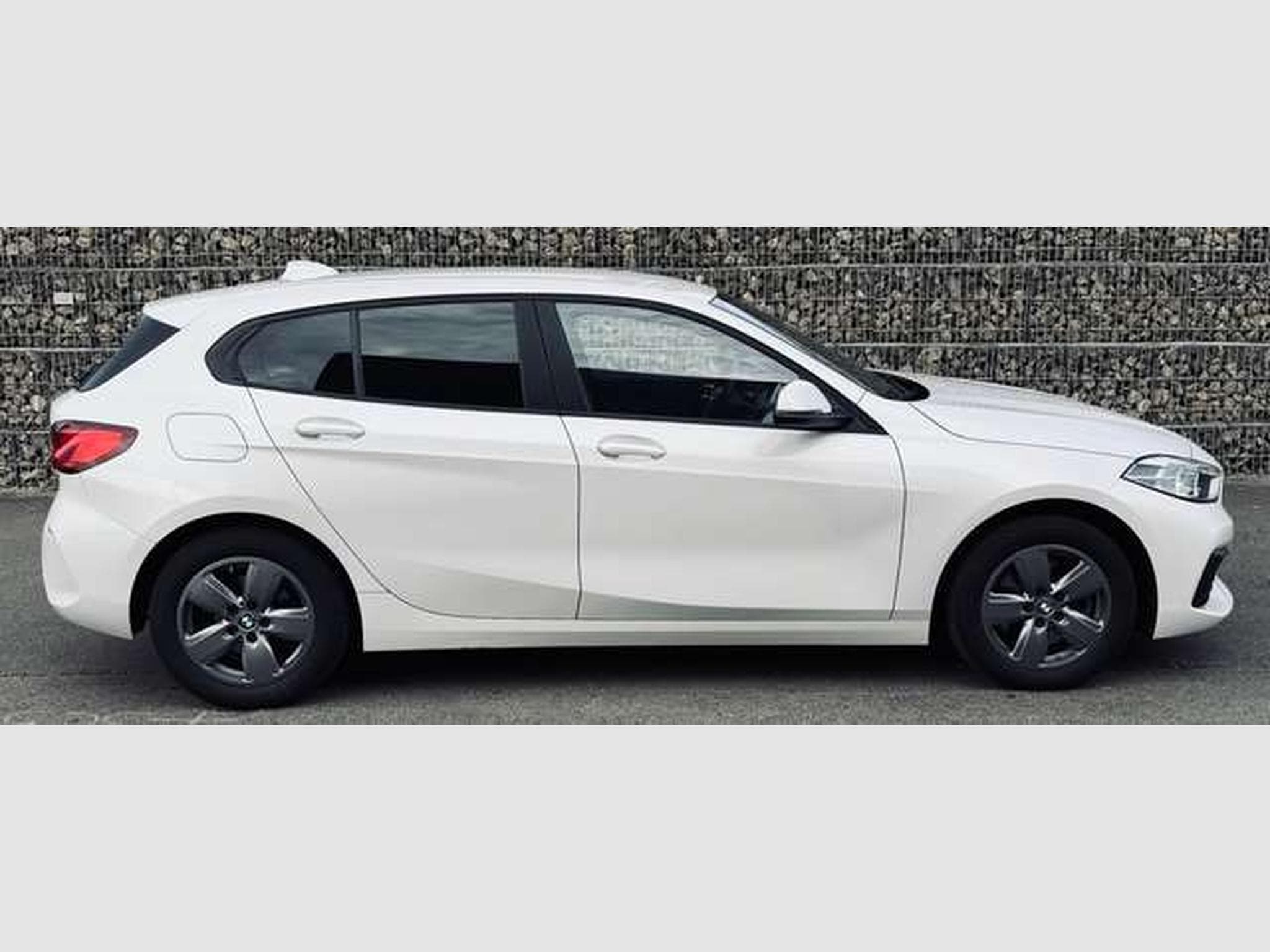 BMW 118 118i Automatique // Révisée Et Garantie 12 Mois✅✅✅ (2021) - Photo 4