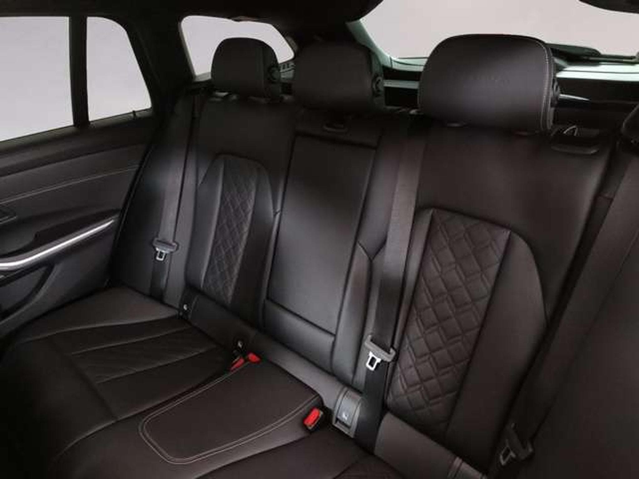 Alpina D3 S HK HiFi DAB LED Pano.Dach Komfortzg. Shz (2025) - Foto 8