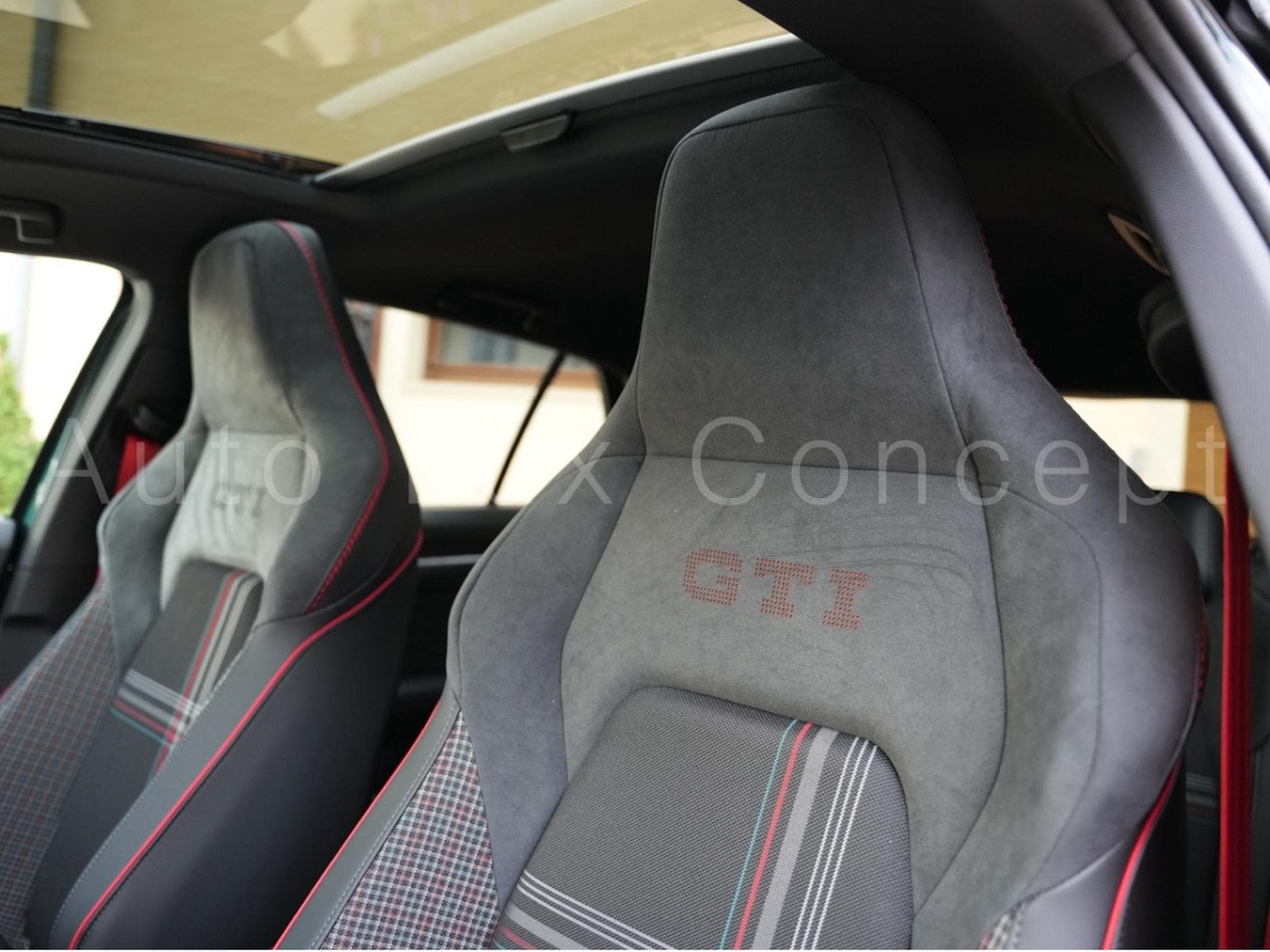 VW Golf GTI Edition 50 Pack Performance (2026) - Photo 8