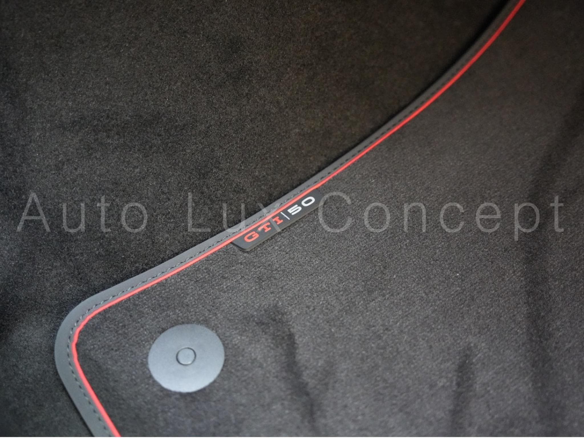 VW Golf GTI Edition 50 Pack Performance (2026) - Photo 26