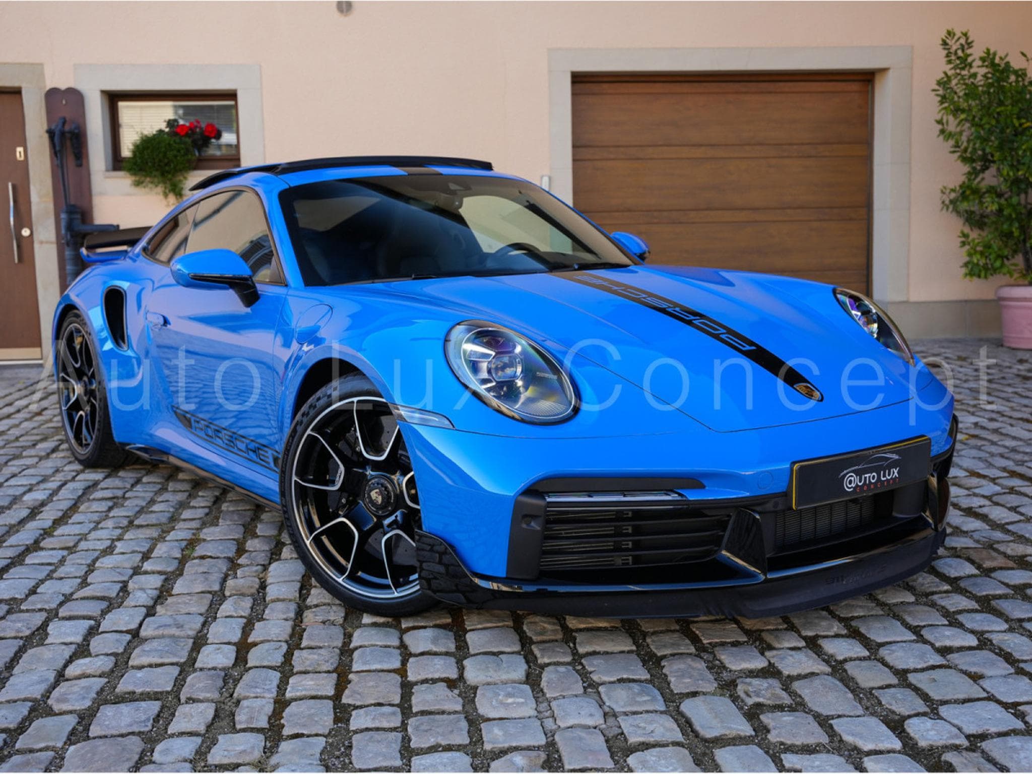 Porsche 911 911 Turbo S (2022) - Photo 2