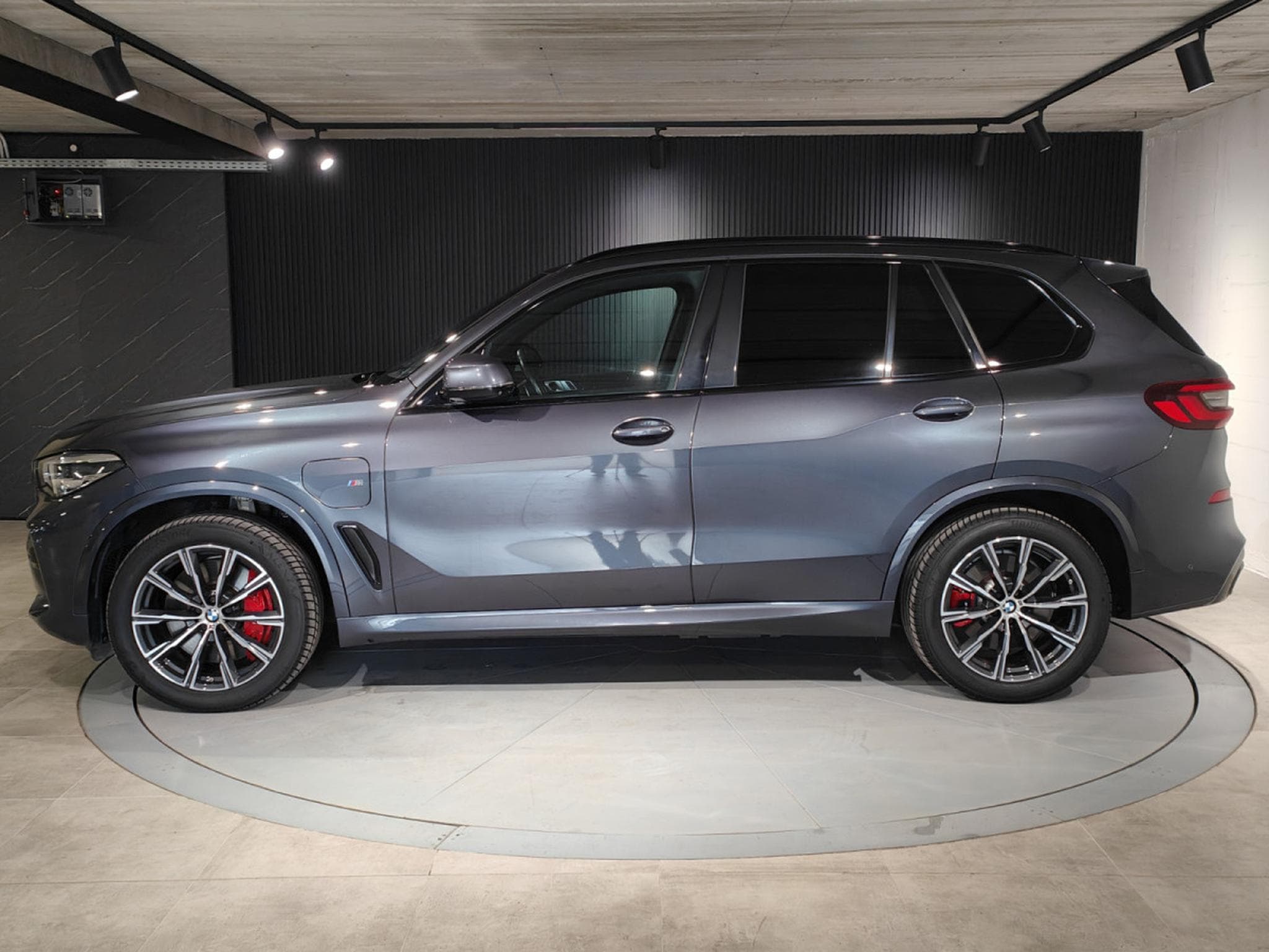 BMW X5 X5 XDRIVE45E PACK M TOIT OUVRANT CAMERA 360 SUSPENSIONS PNEU (2021) - Photo 5
