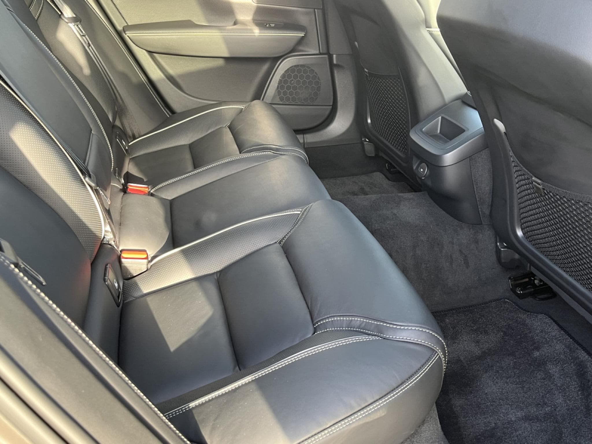 Volvo V90 B4 D 4x4 Geartronic R-Design Pano (2021) - Photo 12