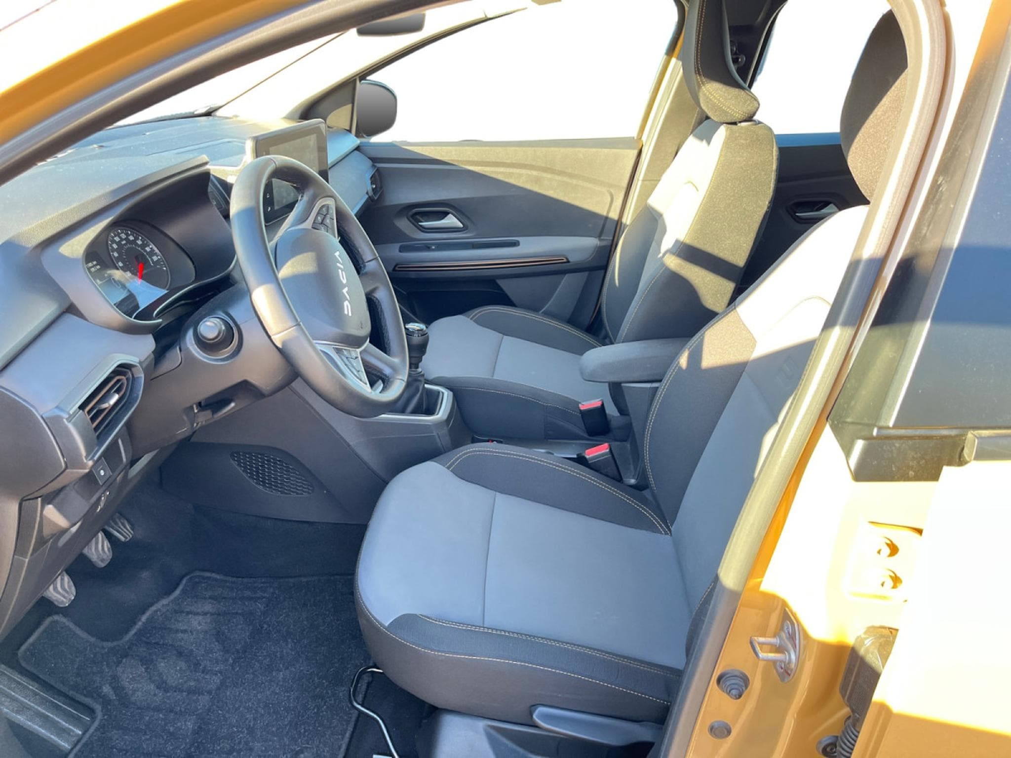 Dacia Sandero 1.0 Tce Stepway Extrême TCE 90 (2025) - Foto 9