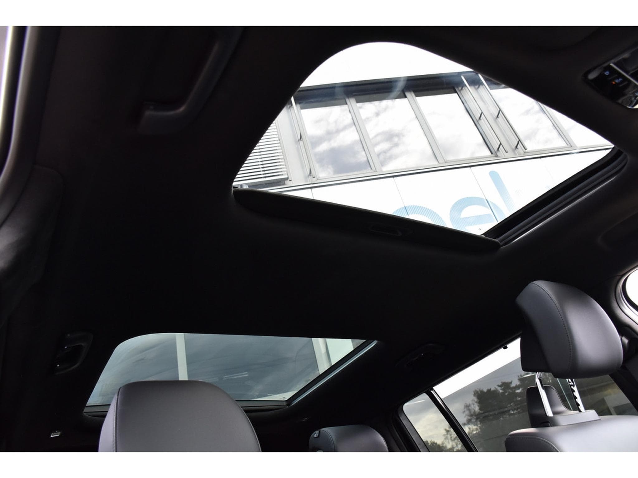Hyundai Santa Fe 1.6 T-GDI HEV 4WD Calligraphy 7 PL. PANO MEMO BOSE HUD NEUF (2026) - Photo 11