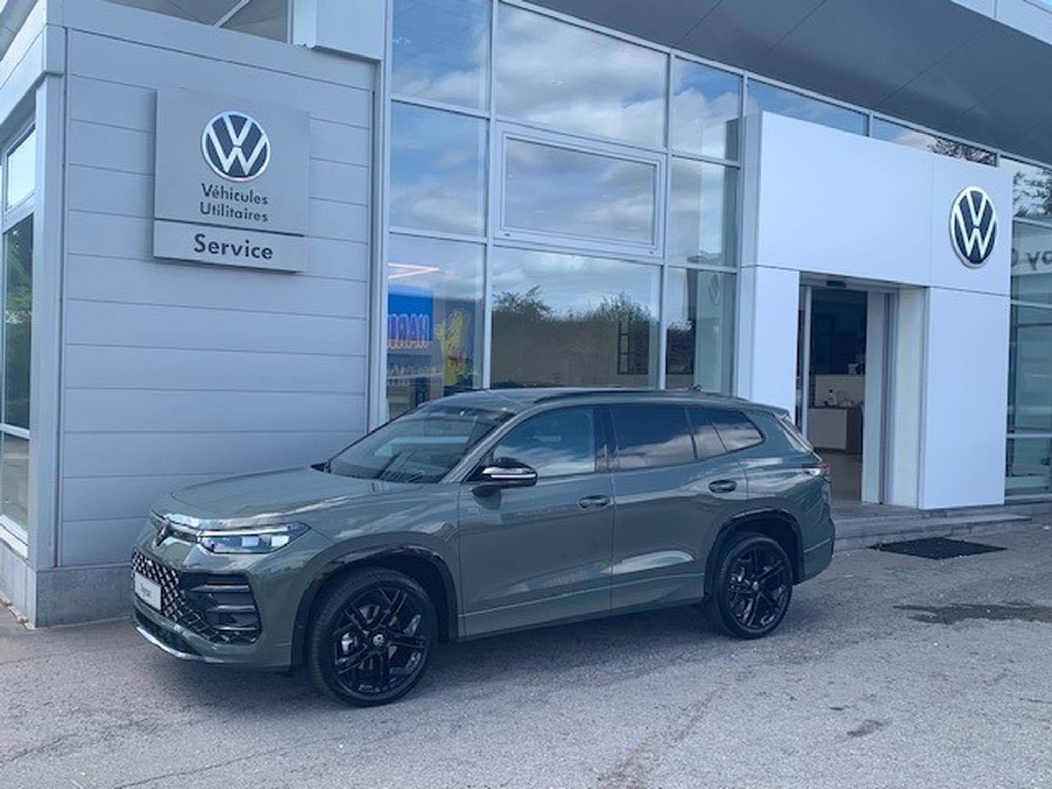 VW Tayron R-LINE BLACK STYLE 2.0TSI 204CV 4MOTION DSG7 (2026) - Foto 1