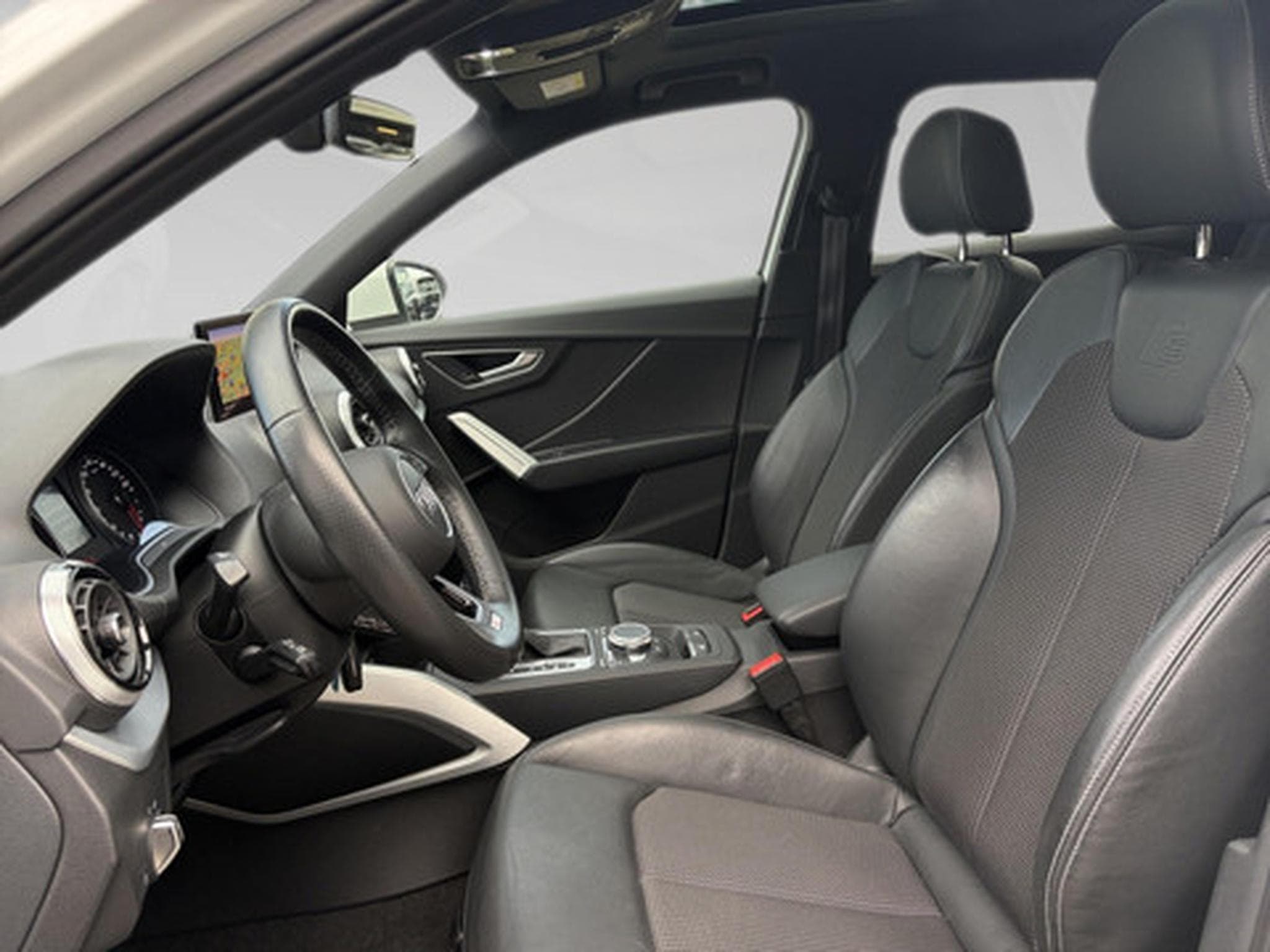 Audi Q2 1.5 35 TFSI S-LINE (2022) - Photo 4