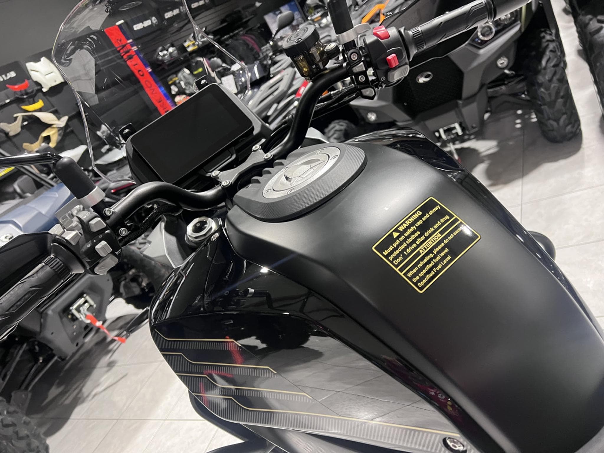 QJmotor SRT 700 SX TOURING (2026) - Photo 6