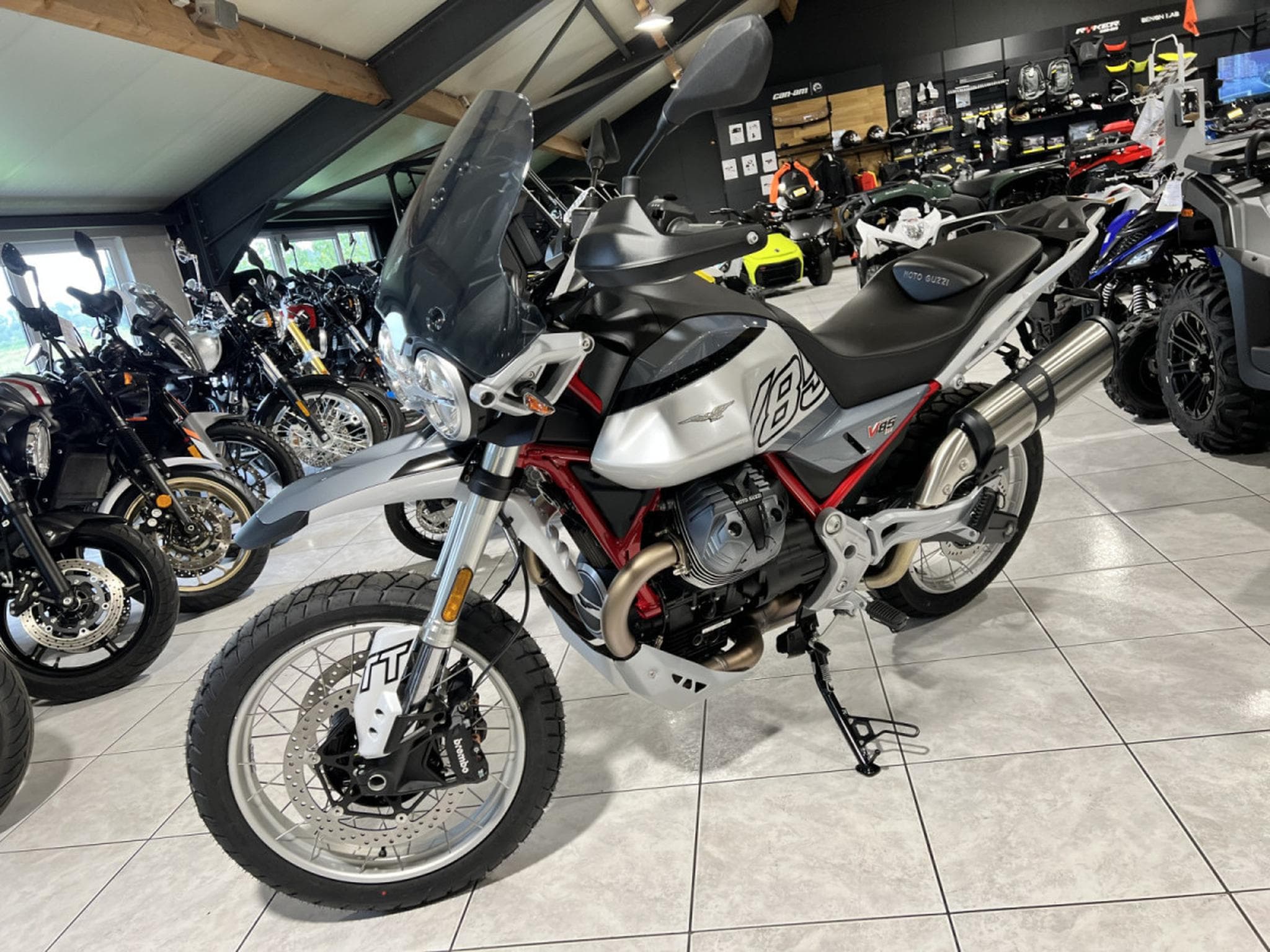 Moto Guzzi V85 TT (2026) - Foto 2