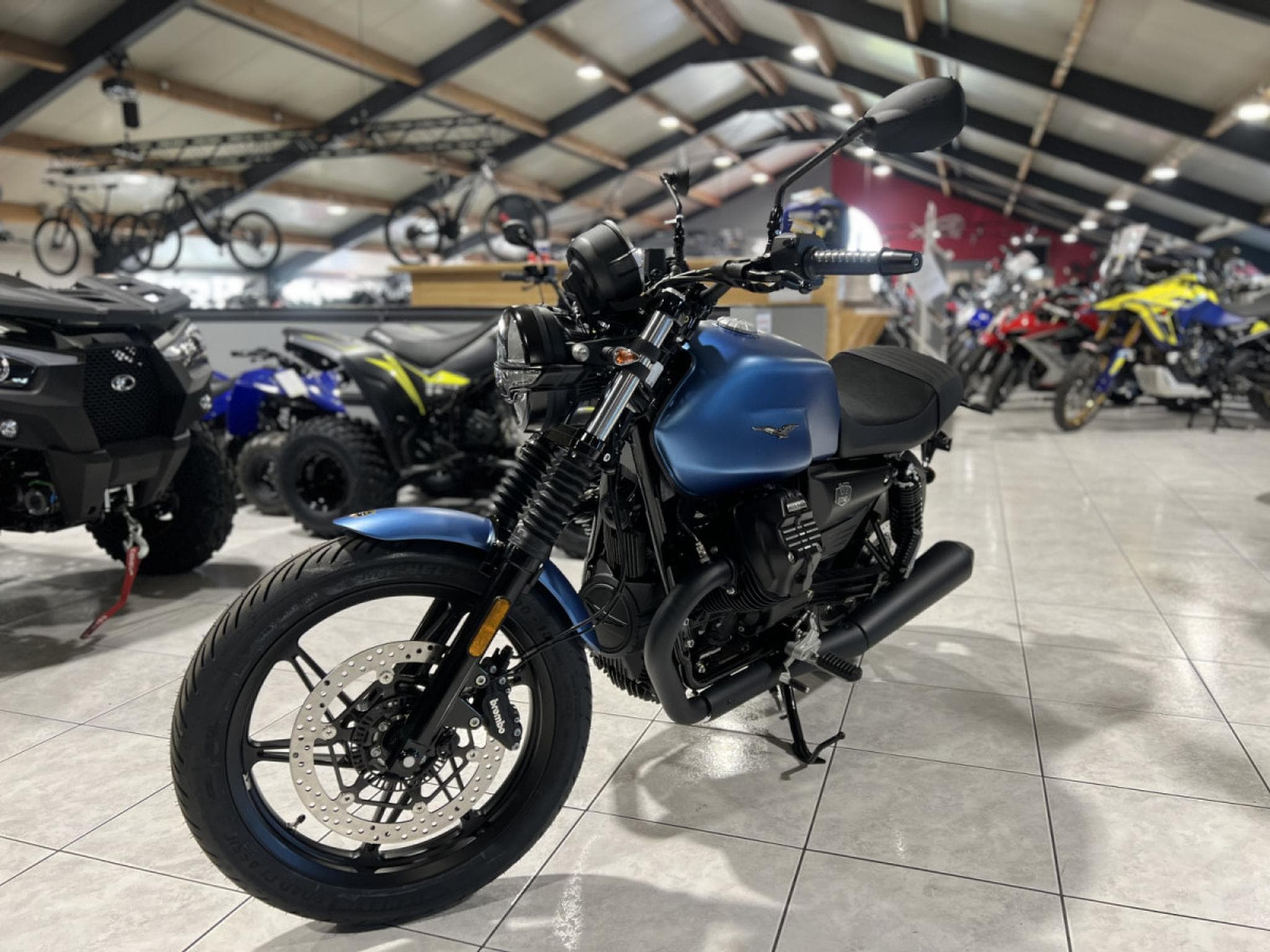 Moto Guzzi V7 STONE (2026) - Foto 2
