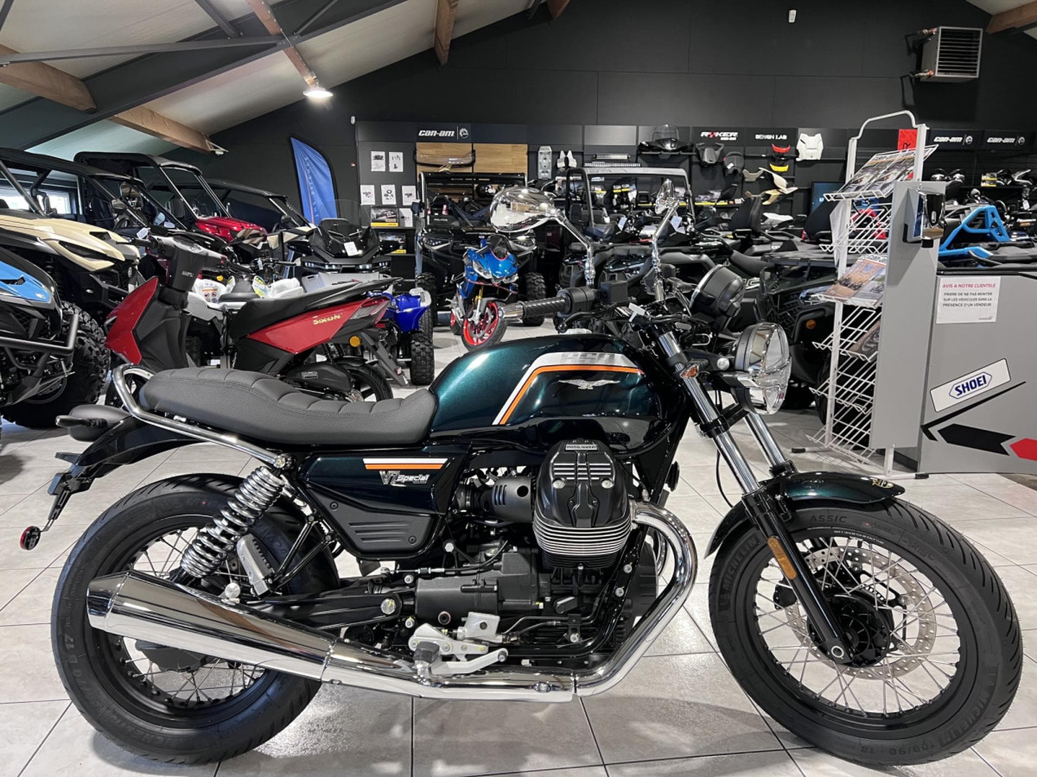 Moto Guzzi V7 SPECIAL (2026) - Photo 1