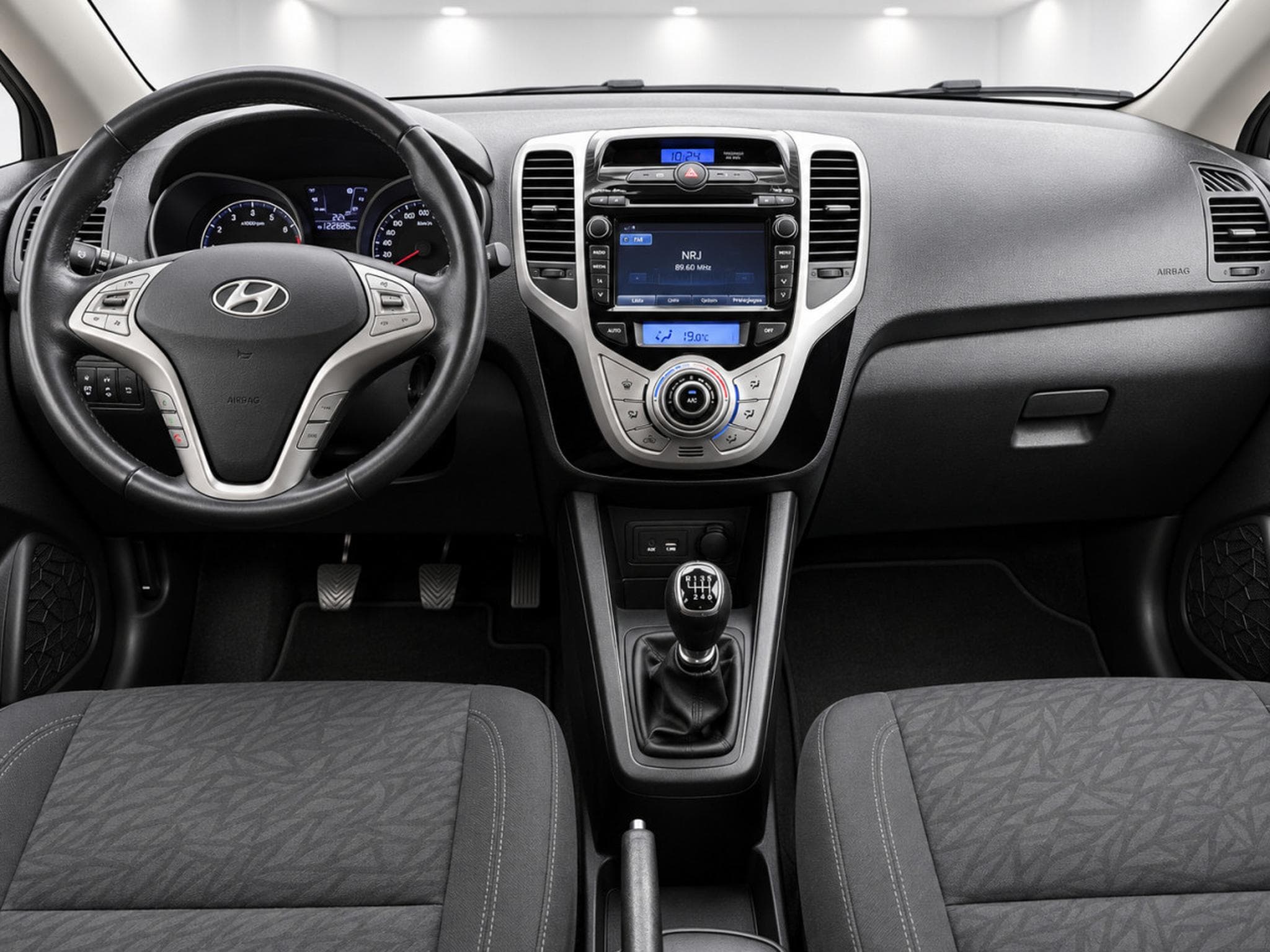 Hyundai ix20 1.4 CRDI 77 Classic blue Navi Pdc Cruise (2011) - Photo 4