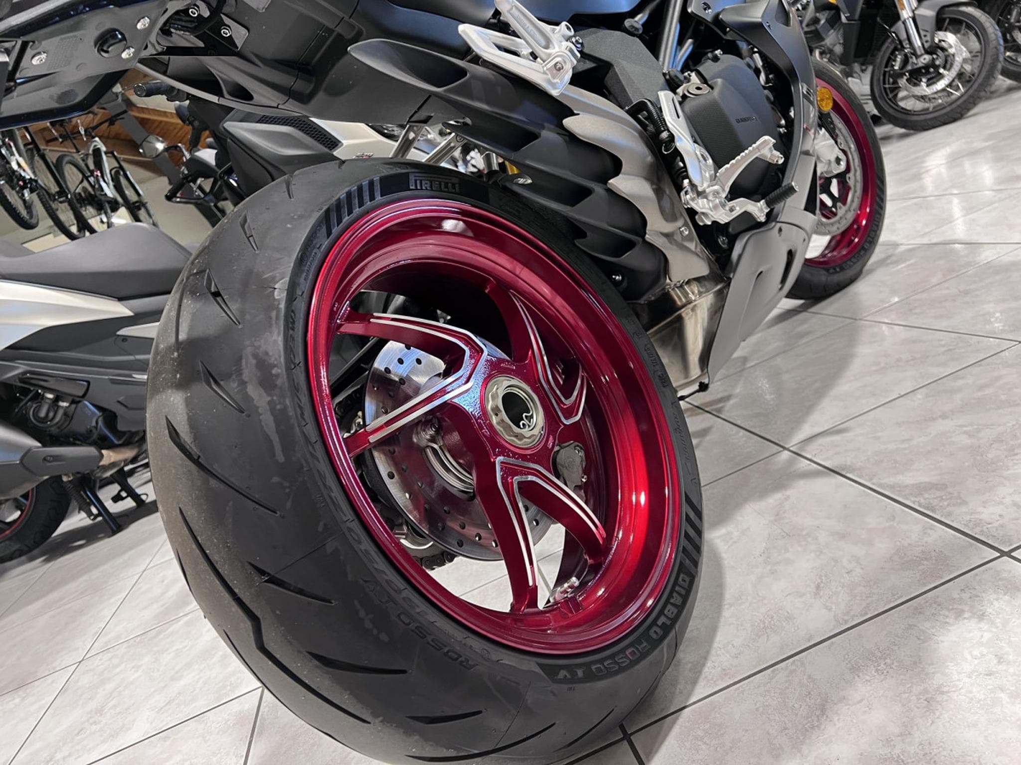 QJmotor SRK 921 RR (2026) - Photo 5