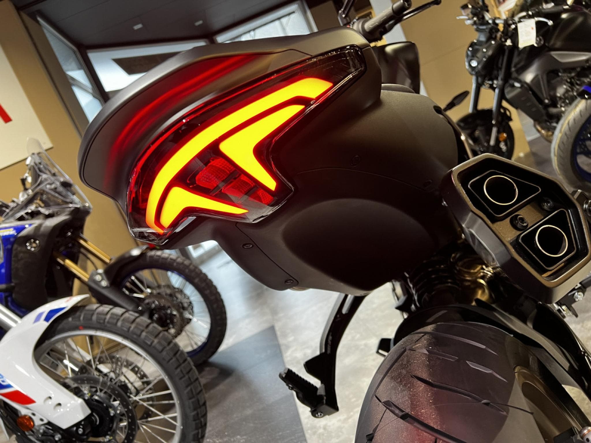 CF Moto 800 NK SPORT (2026) - Foto 6