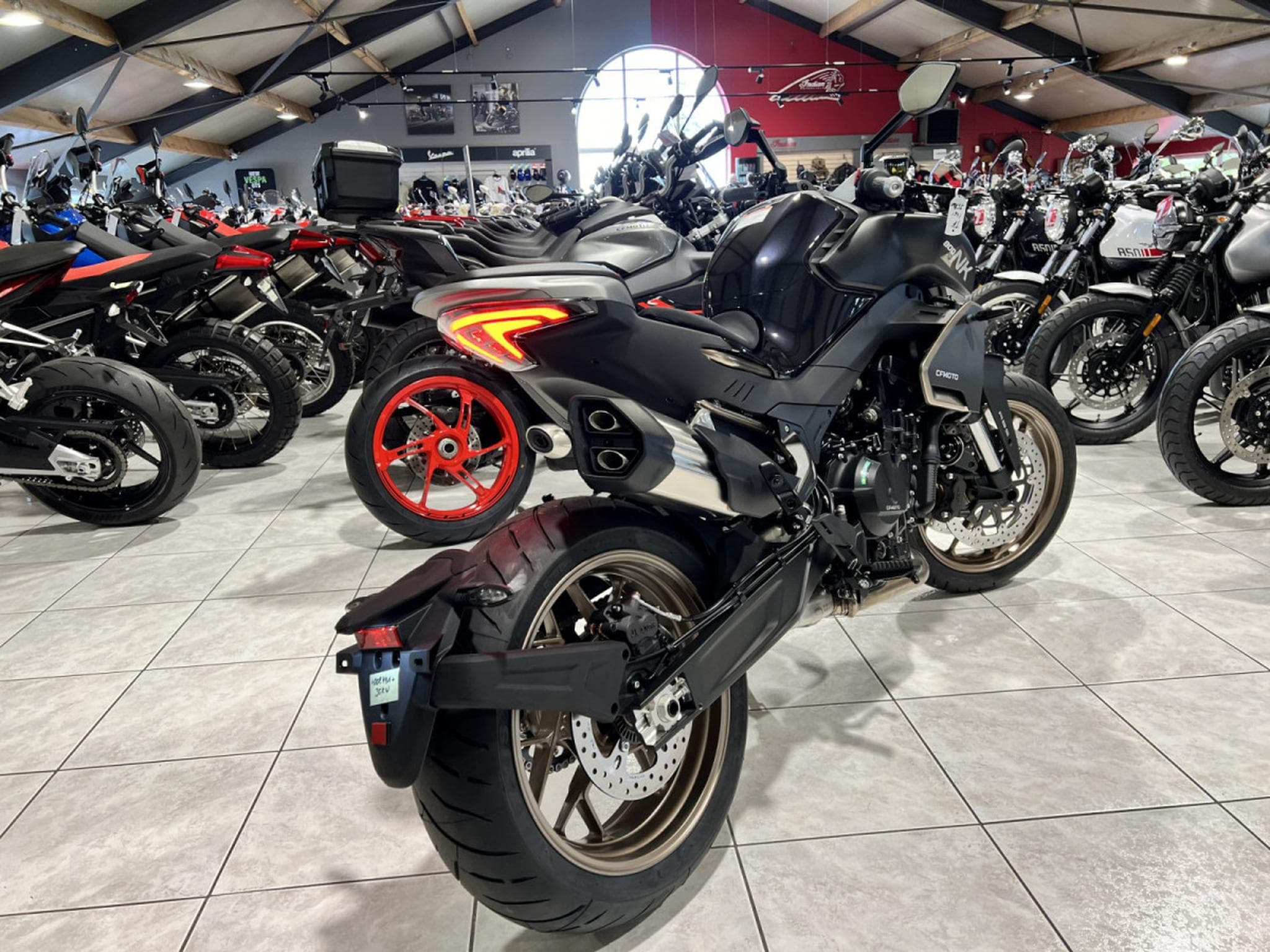 CF Moto 800 NK ADVANCED (2026) - Foto 4