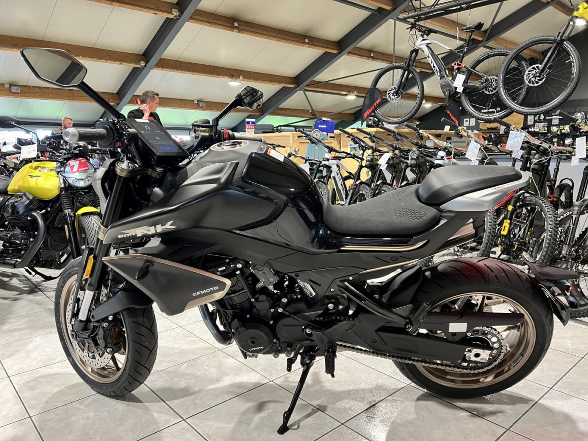 CF Moto 800 NK ADVANCED (2026) - Foto 5