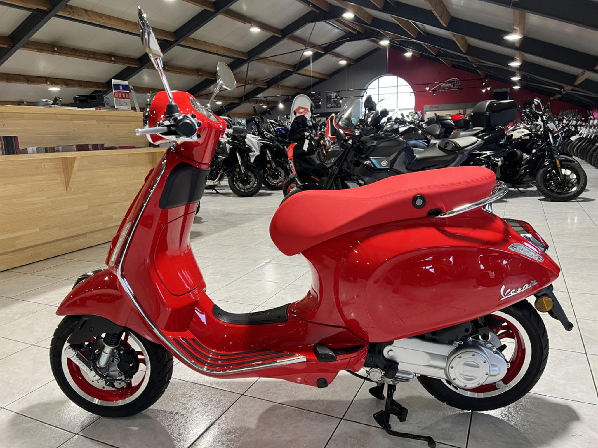 Vespa Primavera RED classe B 45 Km/h (2026) - Foto 4