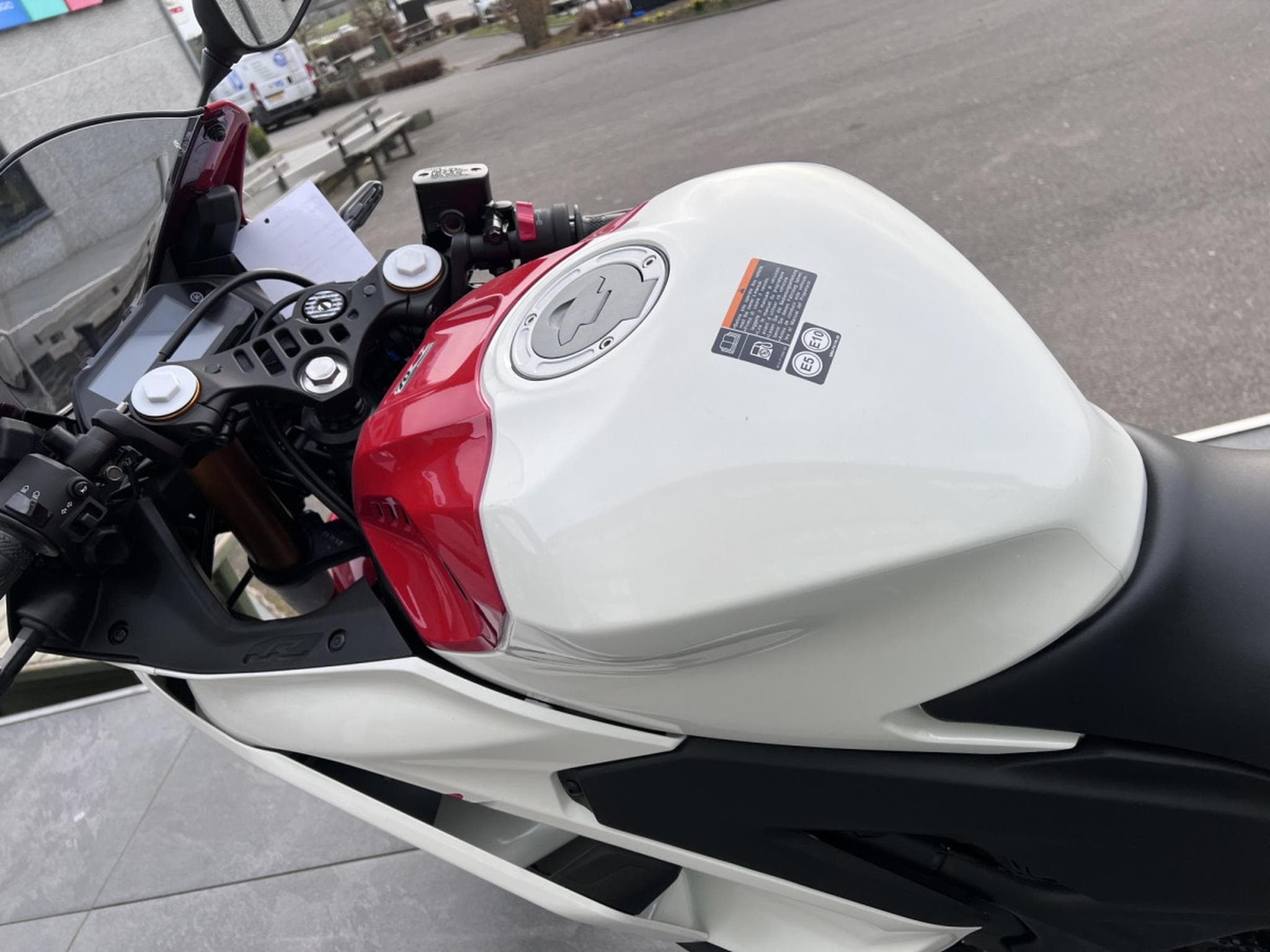 Yamaha YZF-R3 70 TH (2026) - Foto 5