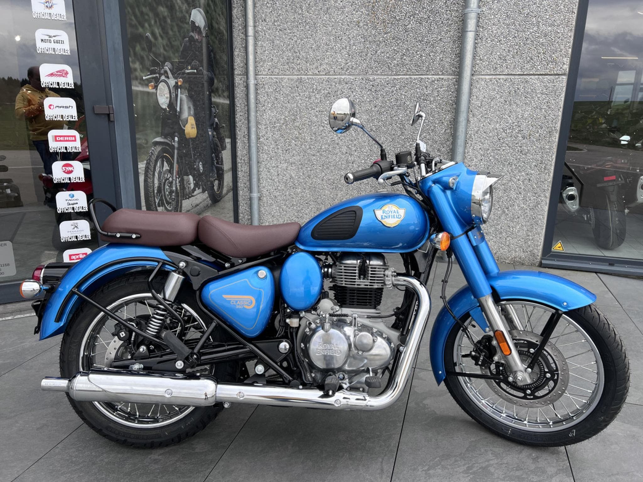 Royal Enfield Classic 350 Jodhpur Blue (2026) - Foto 1
