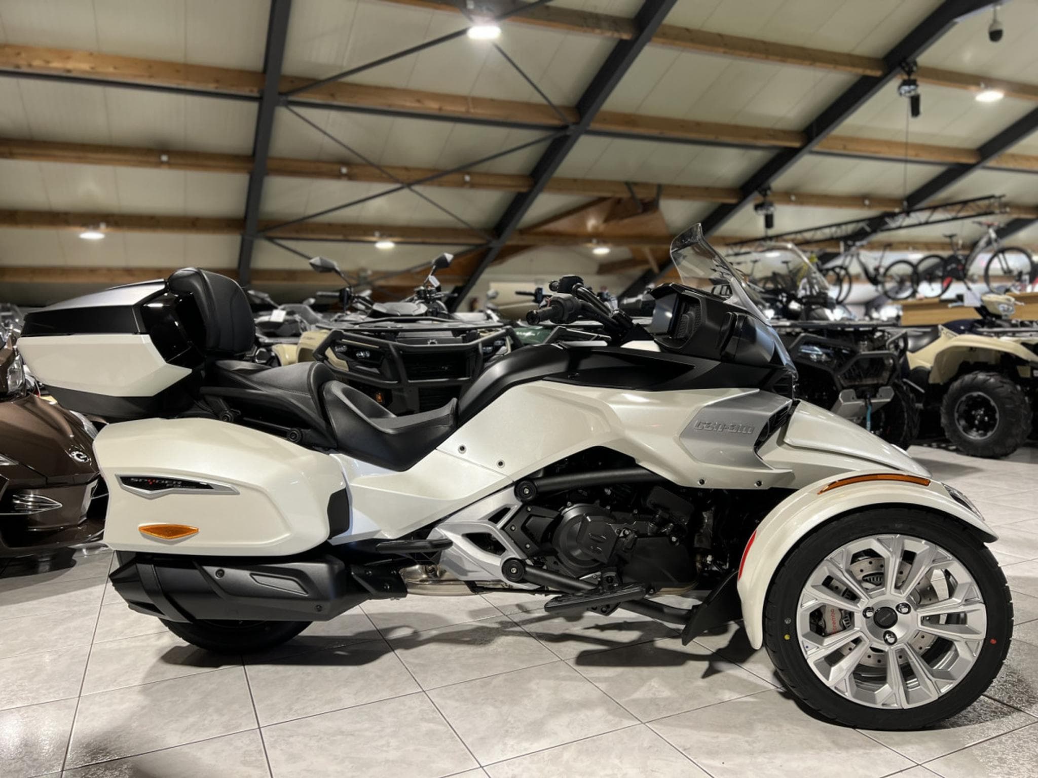 BRP Can-Am Spyder LTD 1330 (2026) - Foto 2