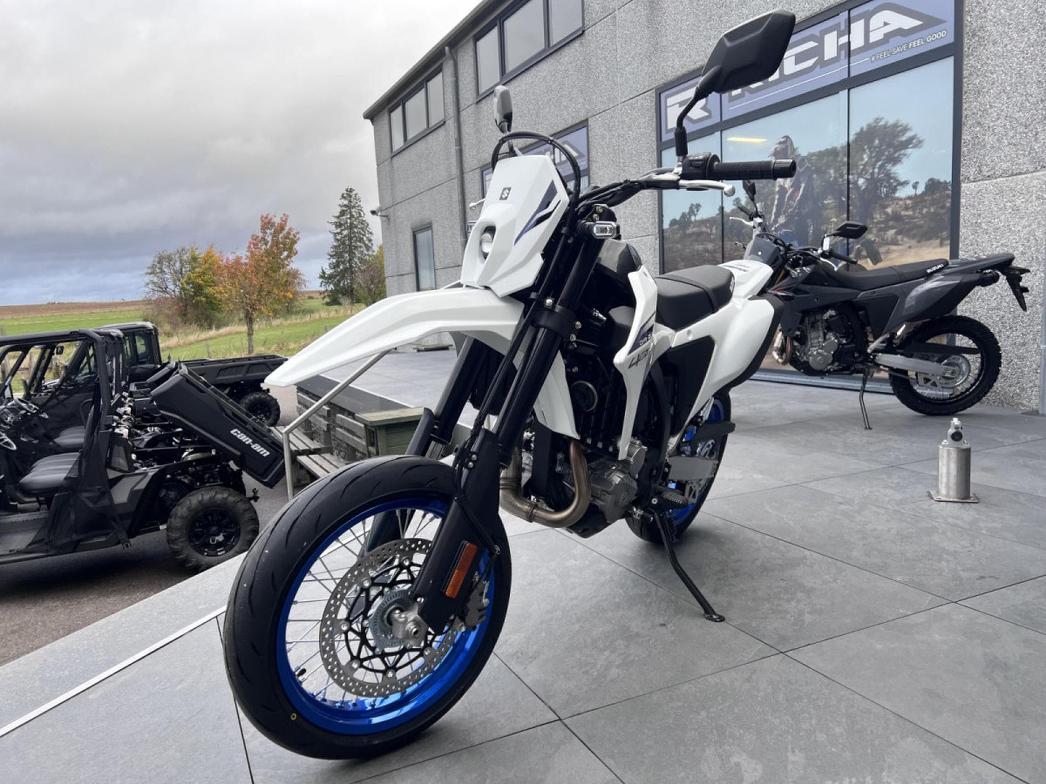 Suzuki DR-Z 400 Supermotard (2026) - Foto 2