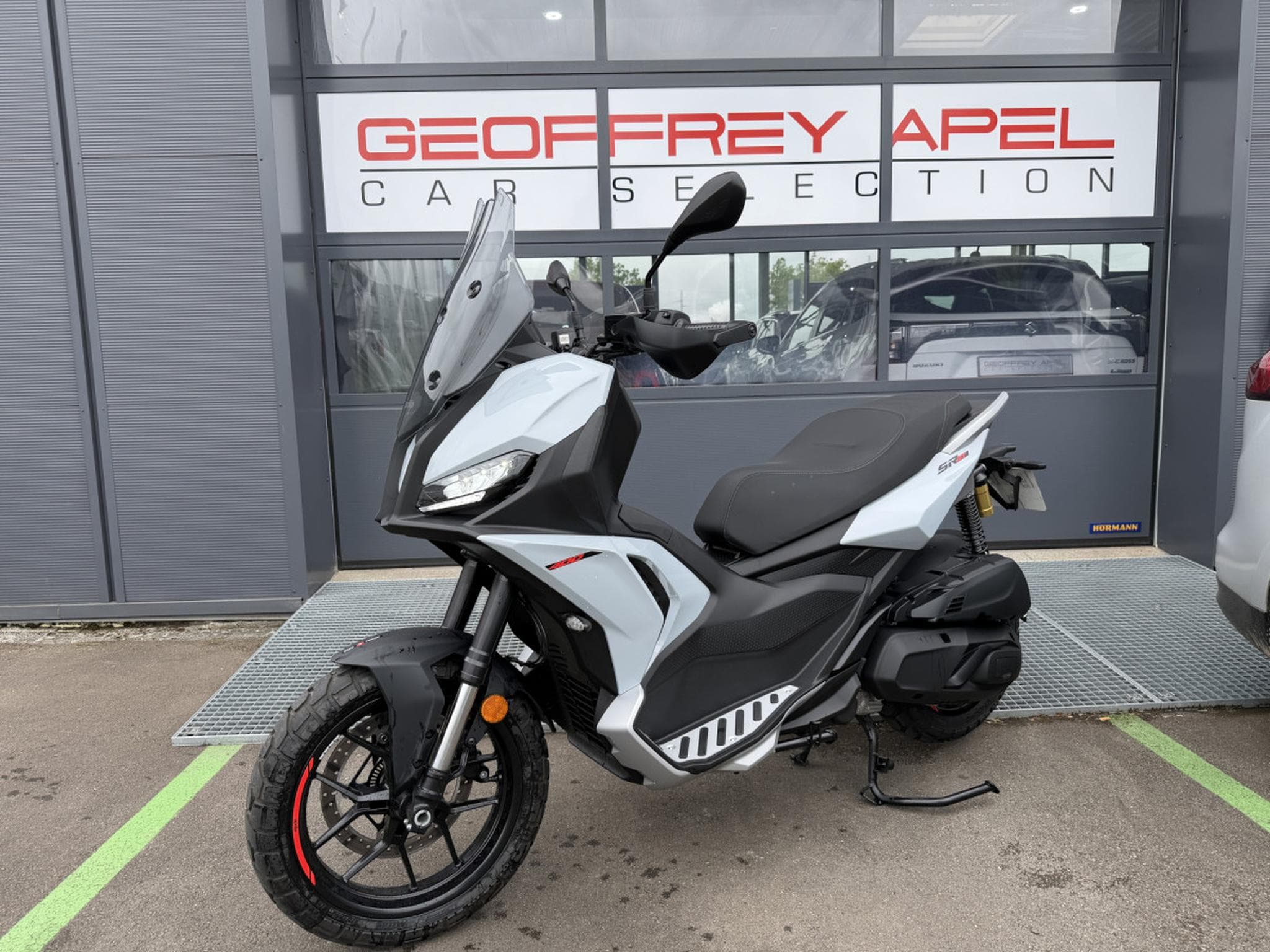 Aprilia SR GT 400 (2026) - Foto 1