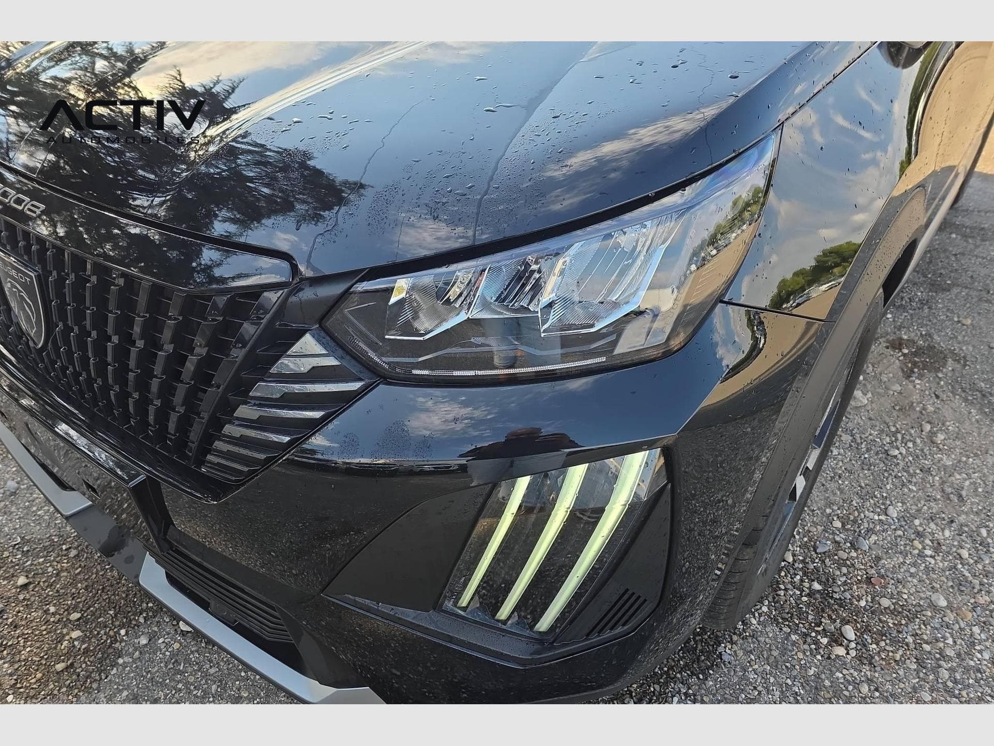 Peugeot 2008 Hybrid 145 e-DCS6 Allure (2026) - Photo 25