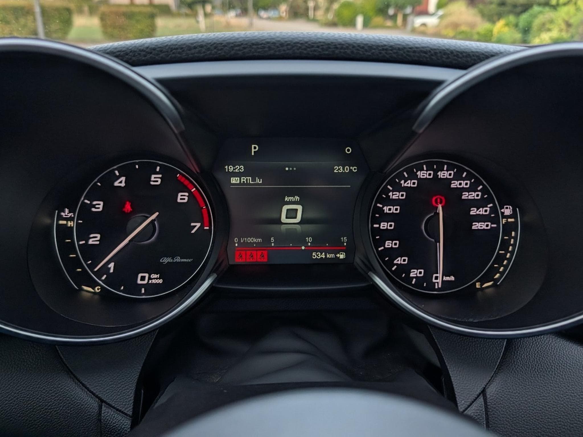 Alfa-Romeo Giulia Super 2.0 turbo 200 PS (2017) - Photo 8