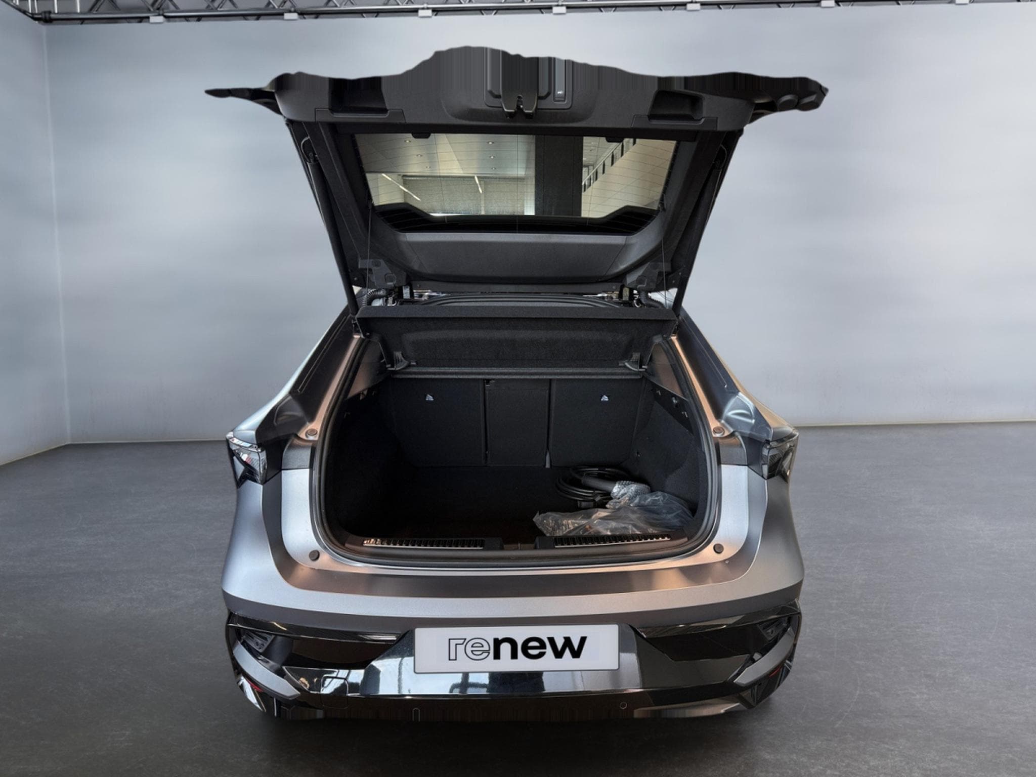 Renault Rafale 1.2 E-Tech Esprit Alpine E-Tech 4x4 plug-in hybrid 300 hp (2026) - Foto 5