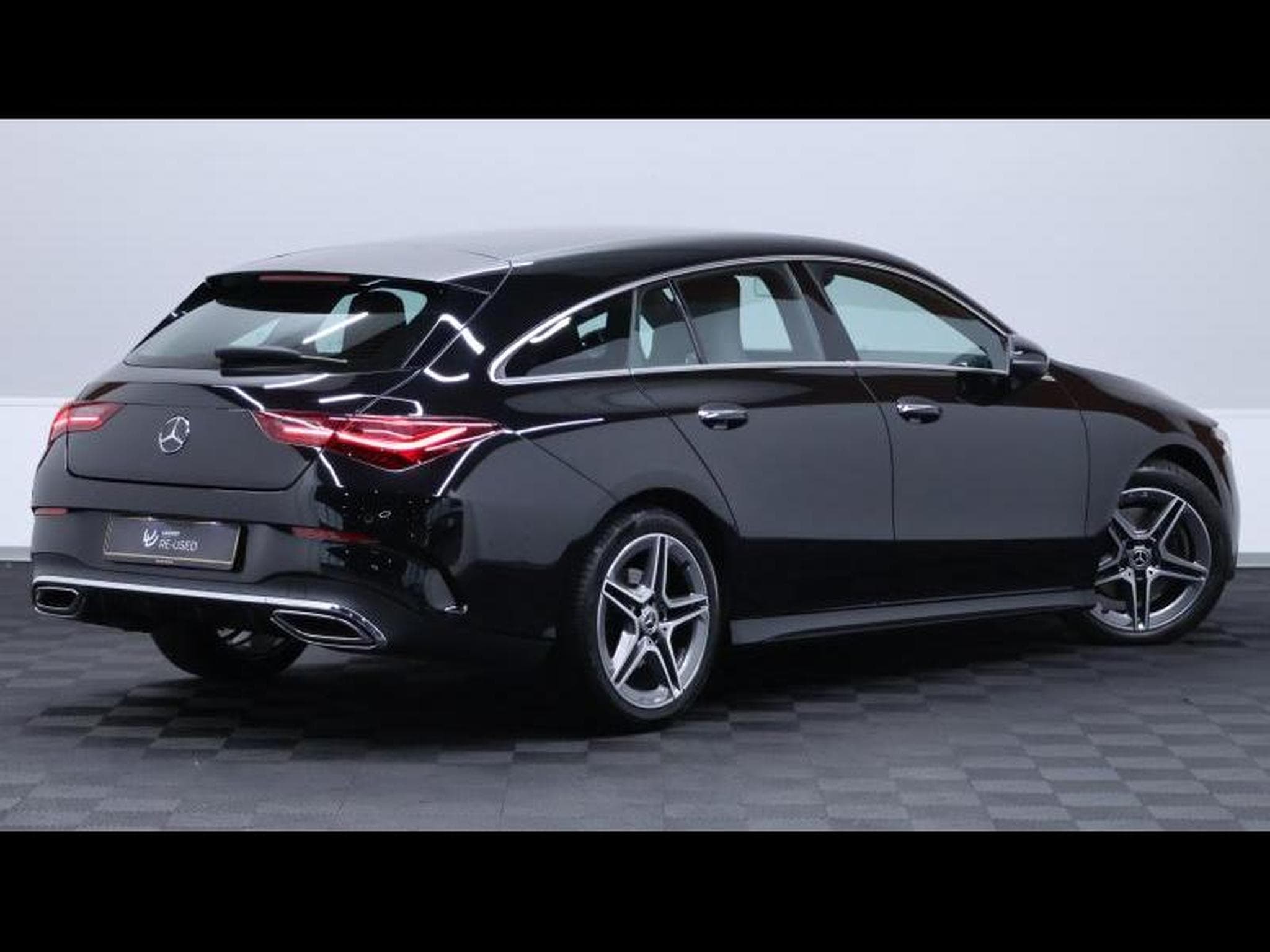 Mercedes CLA 200 d shooting brake AMG Line 8G DCT (2023) - Foto 5