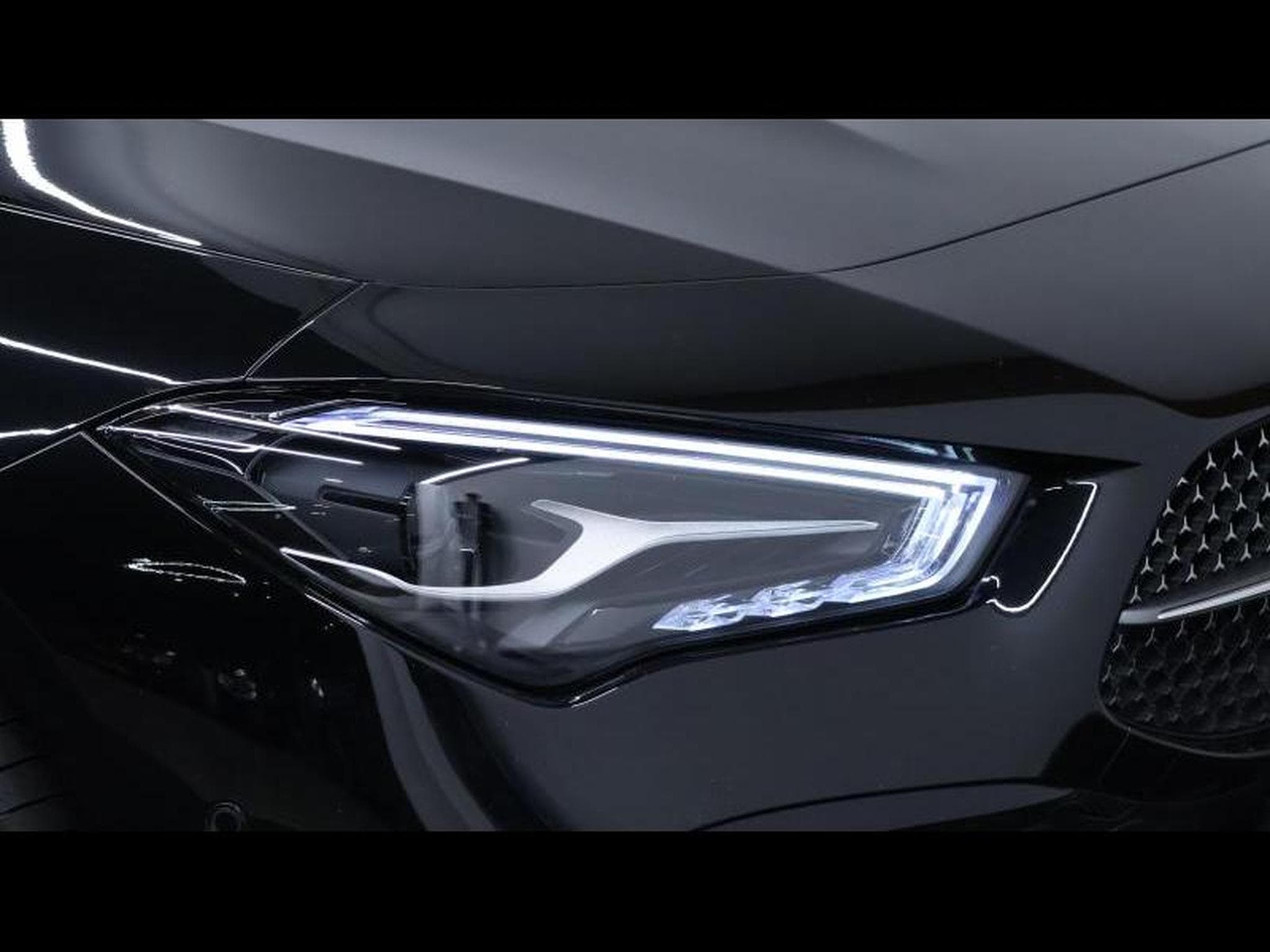 Mercedes CLA 200 d shooting brake AMG Line 8G DCT (2023) - Foto 9