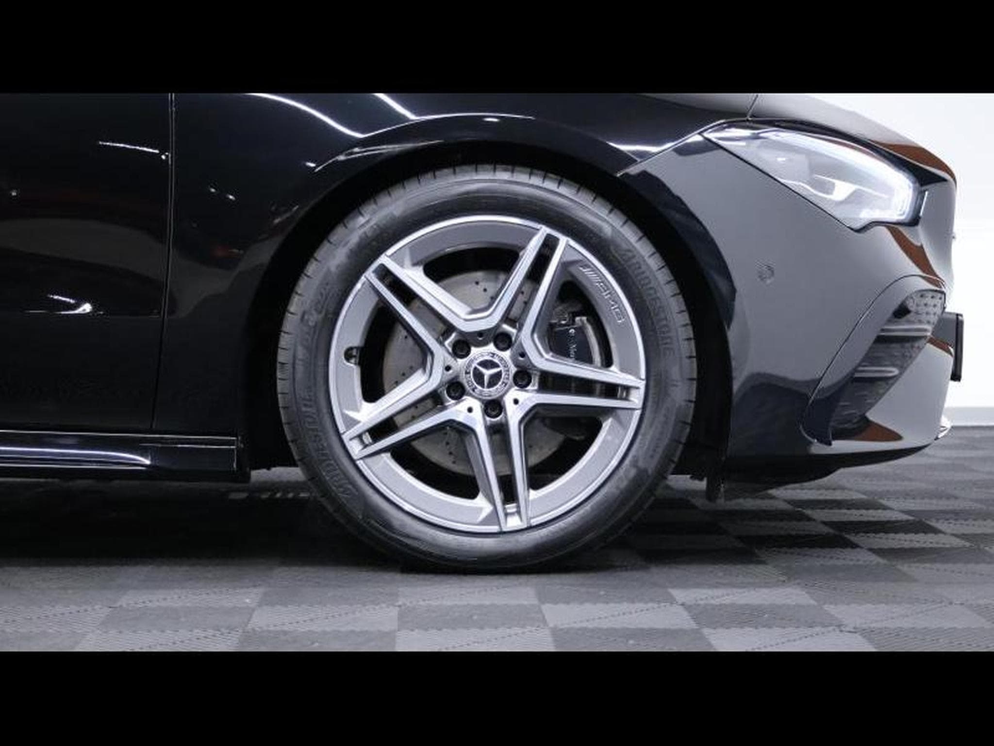 Mercedes CLA 200 d shooting brake AMG Line 8G DCT (2023) - Foto 11
