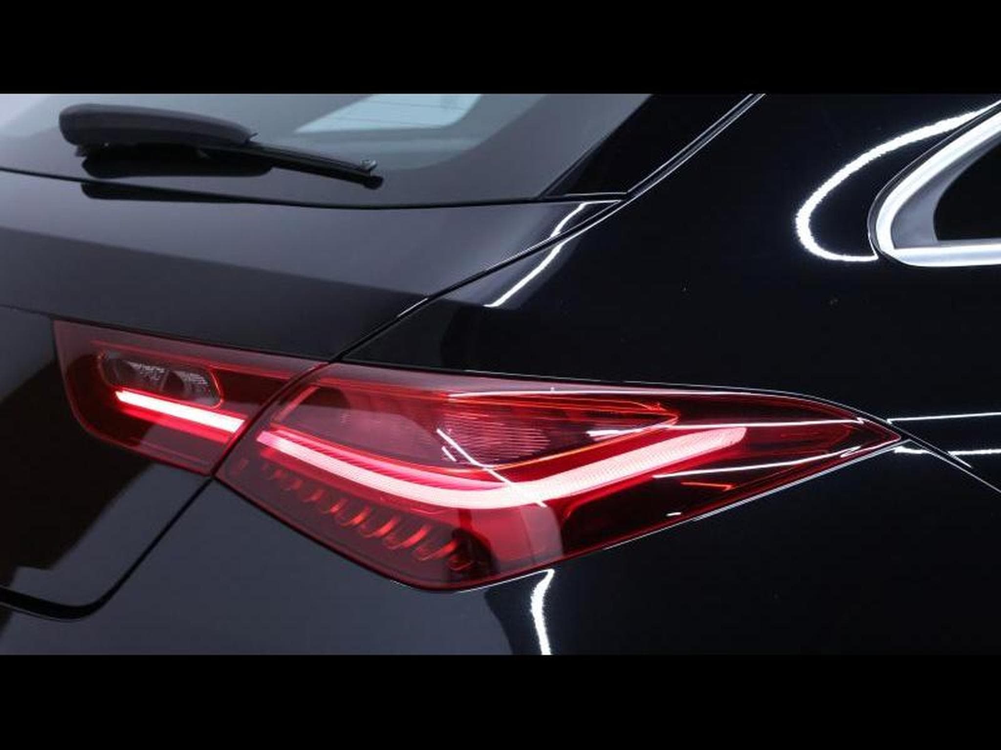 Mercedes CLA 200 d shooting brake AMG Line 8G DCT (2023) - Foto 10