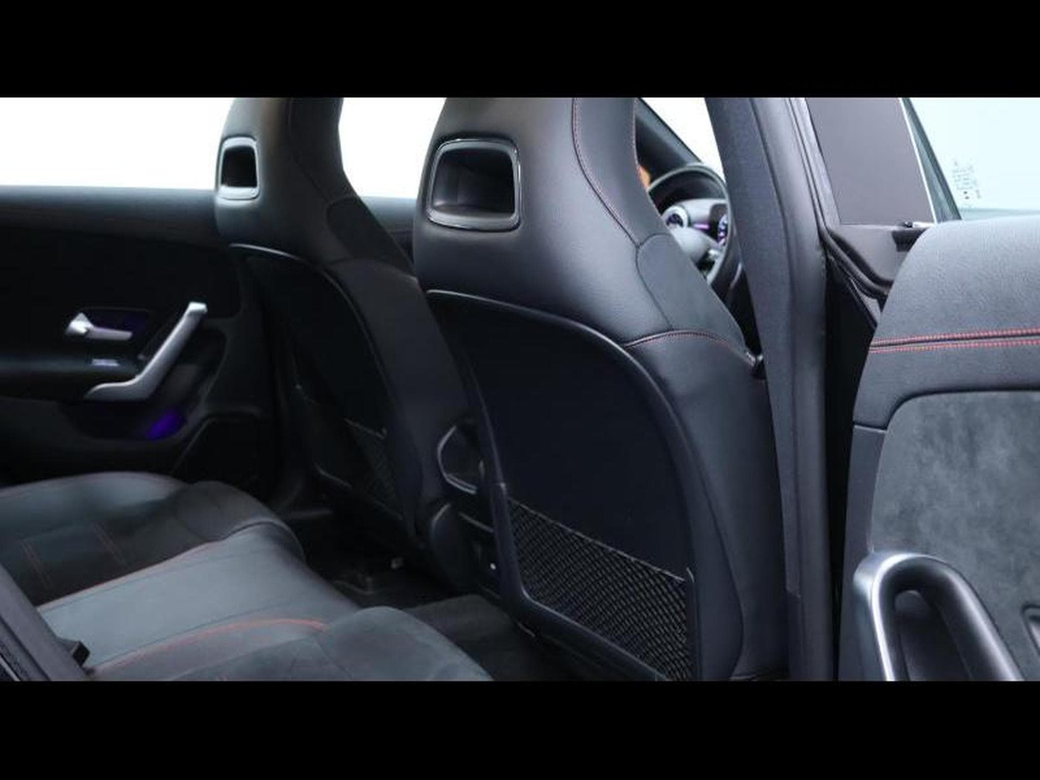 Mercedes CLA 200 d shooting brake AMG Line 8G DCT (2023) - Foto 14
