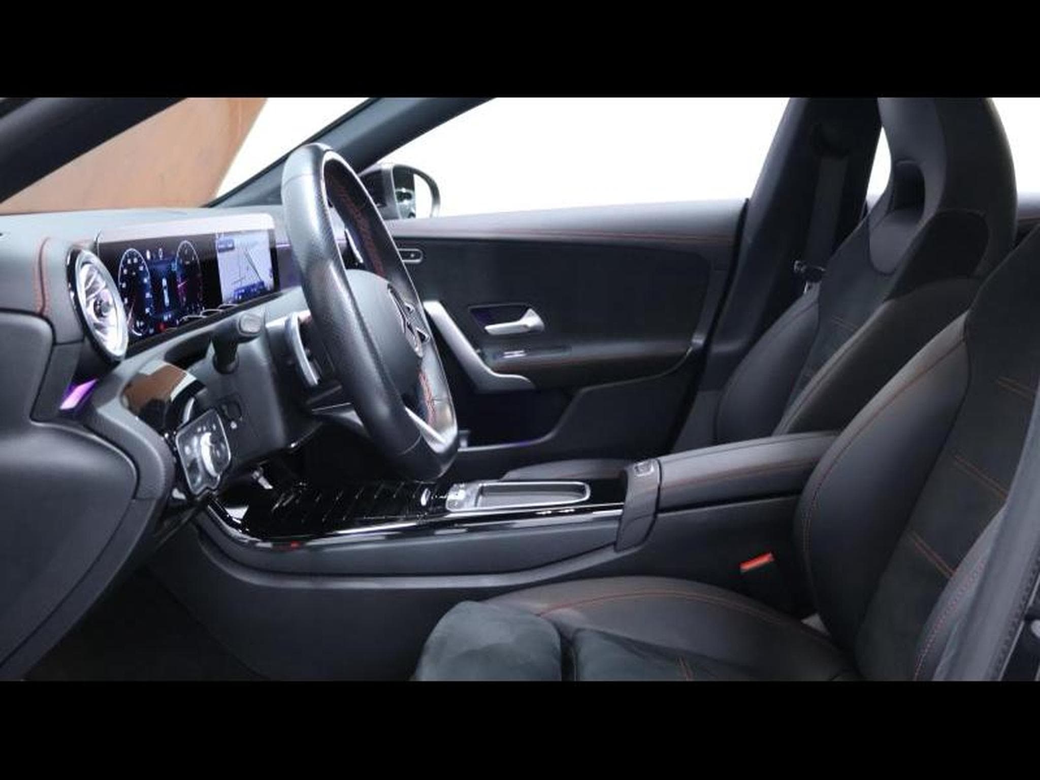 Mercedes CLA 200 d shooting brake AMG Line 8G DCT (2023) - Foto 16