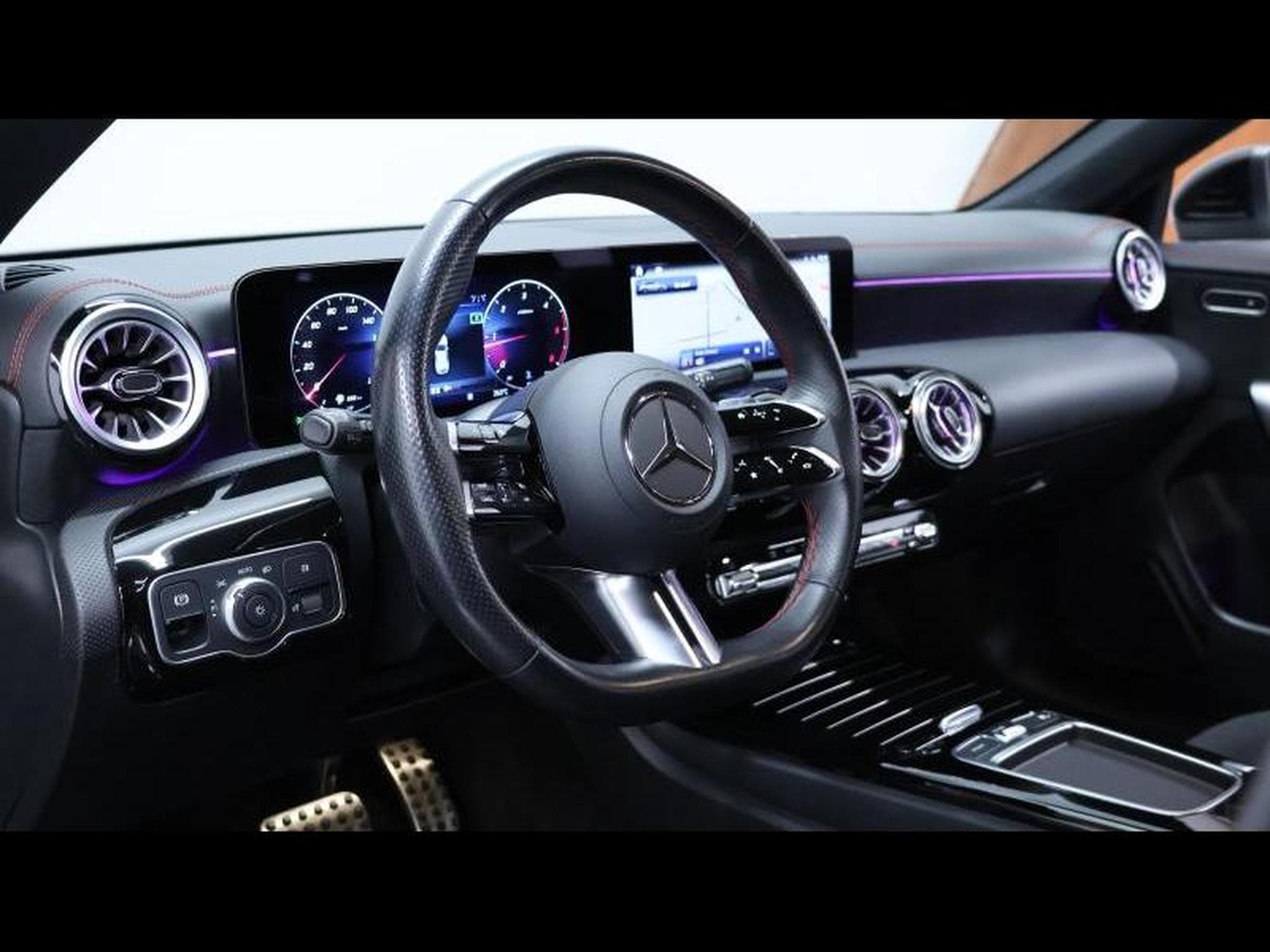 Mercedes CLA 200 d shooting brake AMG Line 8G DCT (2023) - Foto 20
