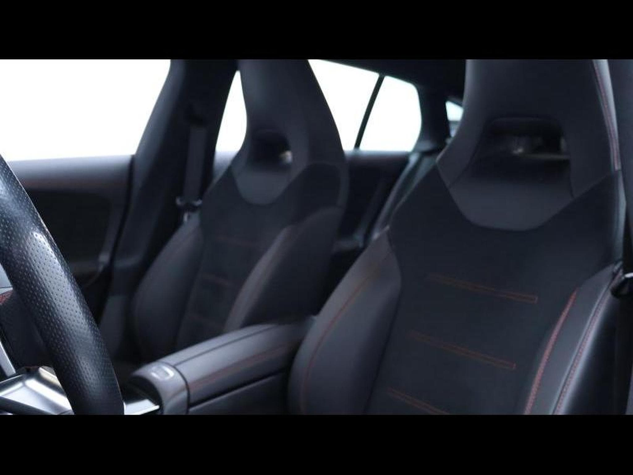 Mercedes CLA 200 d shooting brake AMG Line 8G DCT (2023) - Foto 17