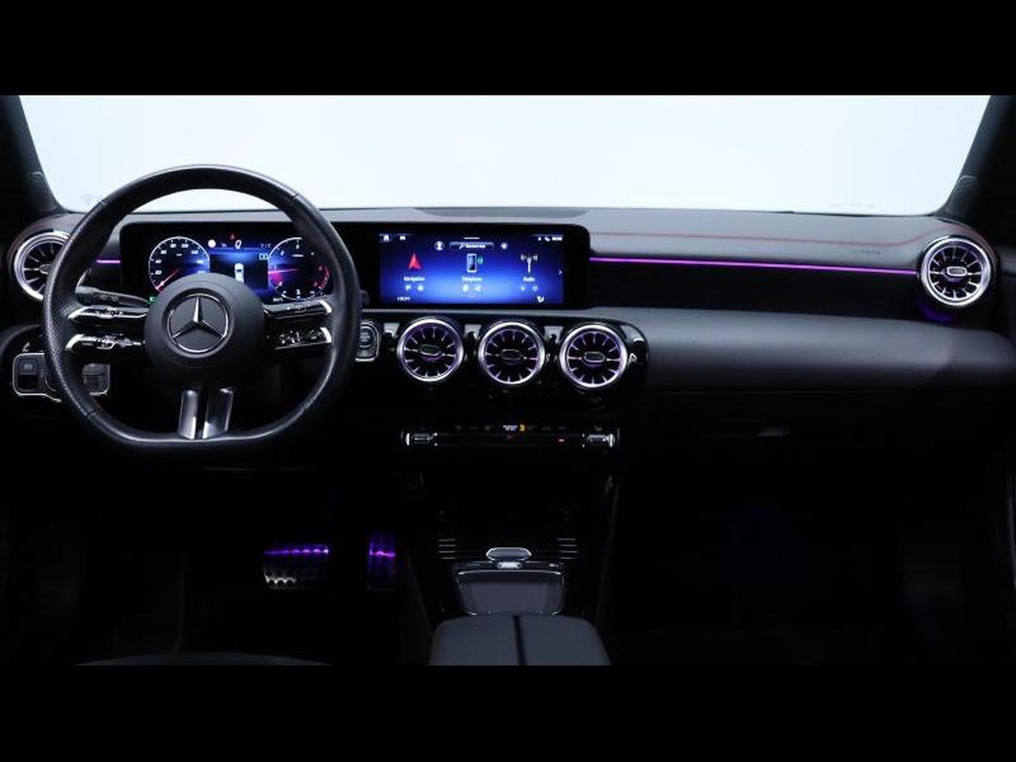 Mercedes CLA 200 d shooting brake AMG Line 8G DCT (2023) - Foto 21