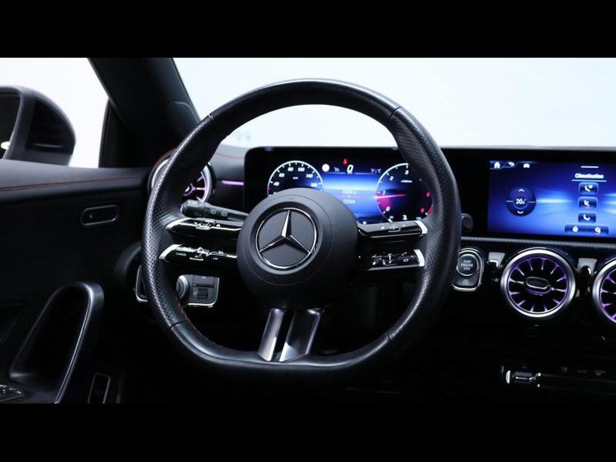 Mercedes CLA 200 d shooting brake AMG Line 8G DCT (2023) - Foto 23