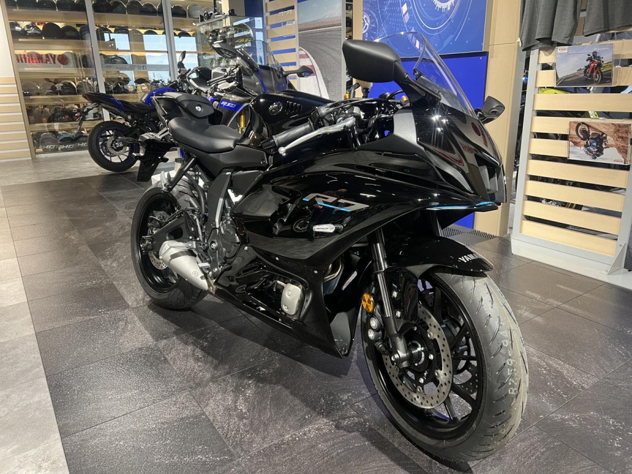 Yamaha R7 (2026) - Photo 6