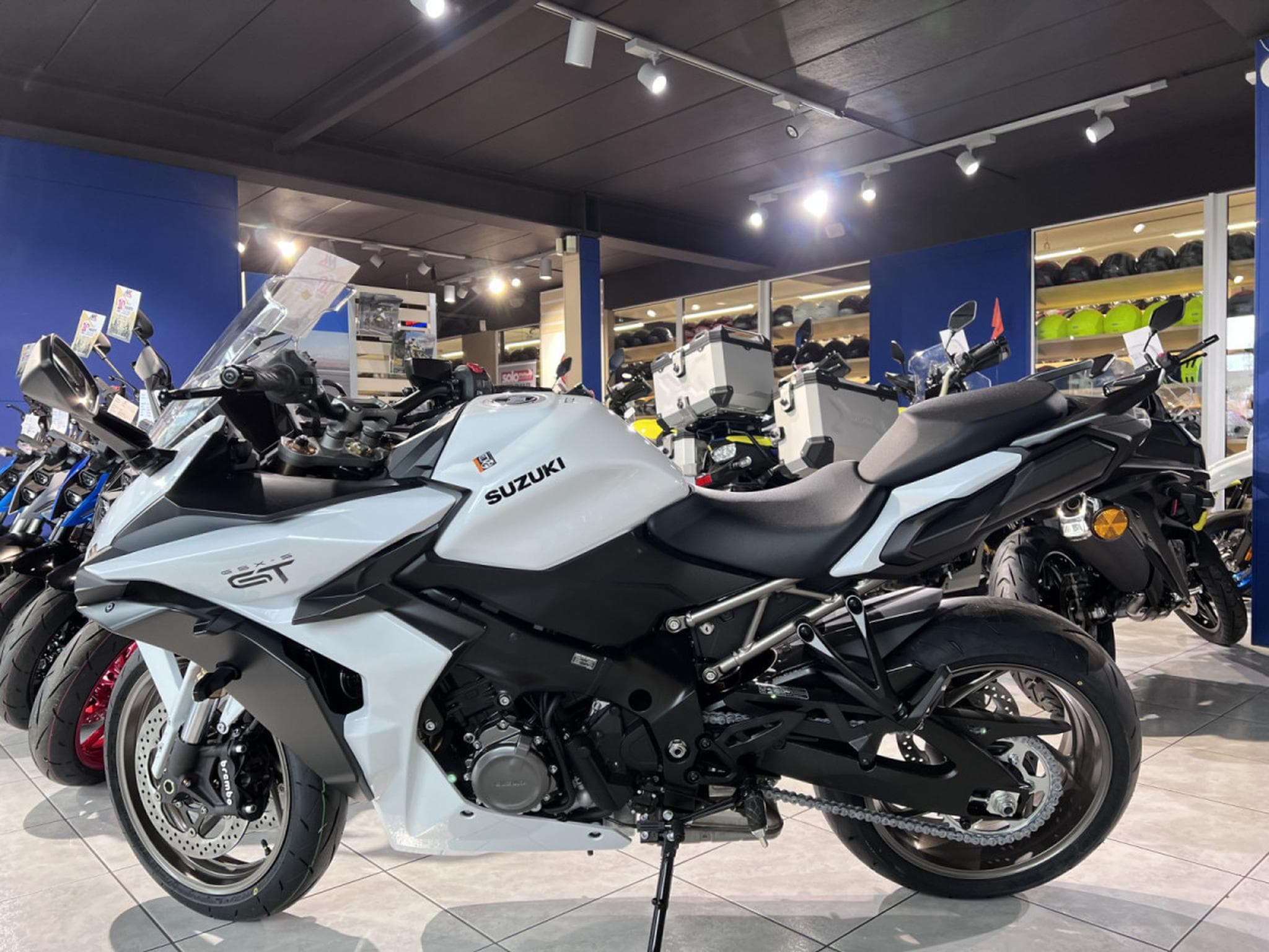Suzuki GSX-S 1000 GT (2026) - Foto 4