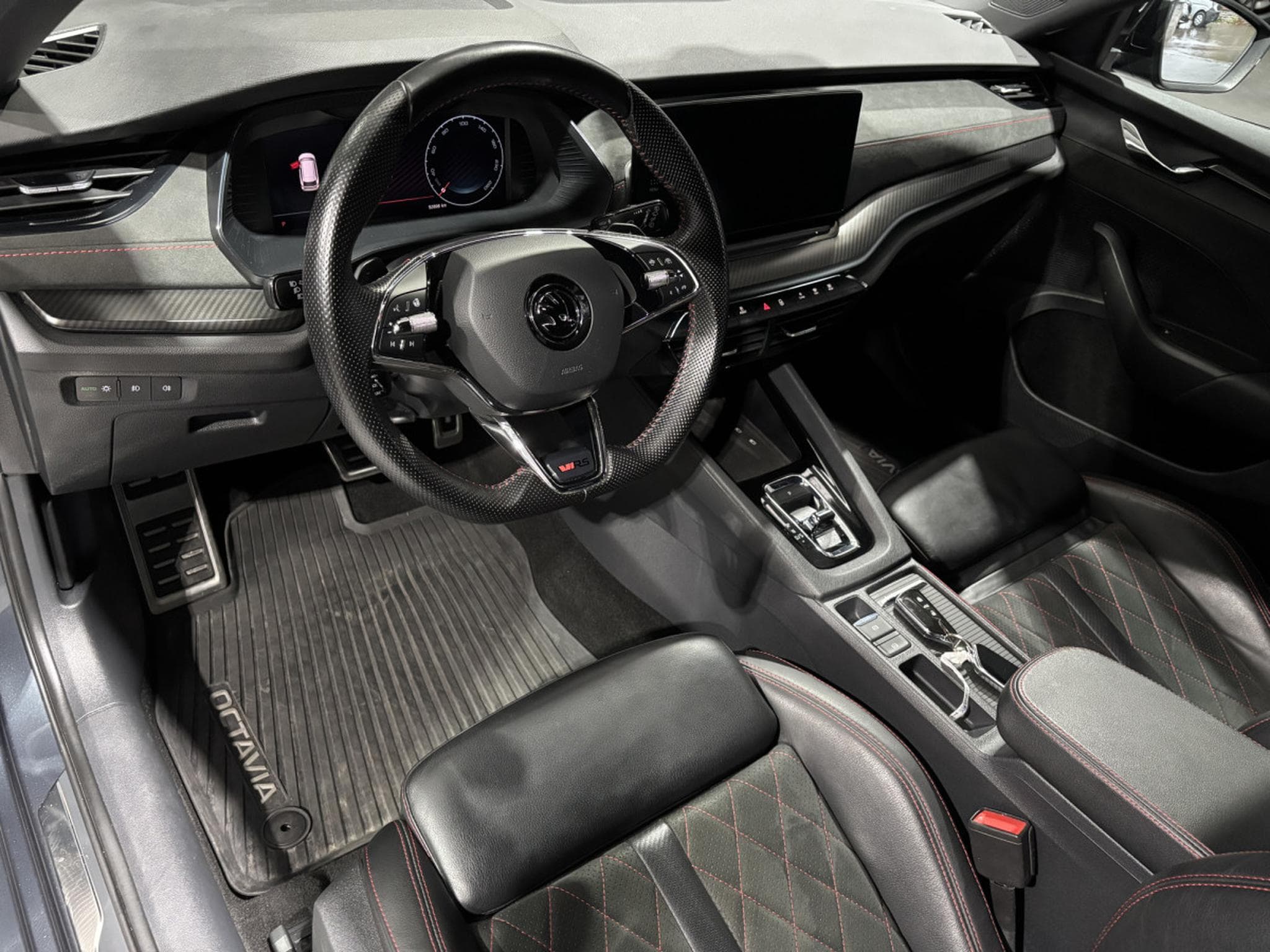 Skoda Octavia VRS 2.0 TSI 245 AT (2021) - Photo 10