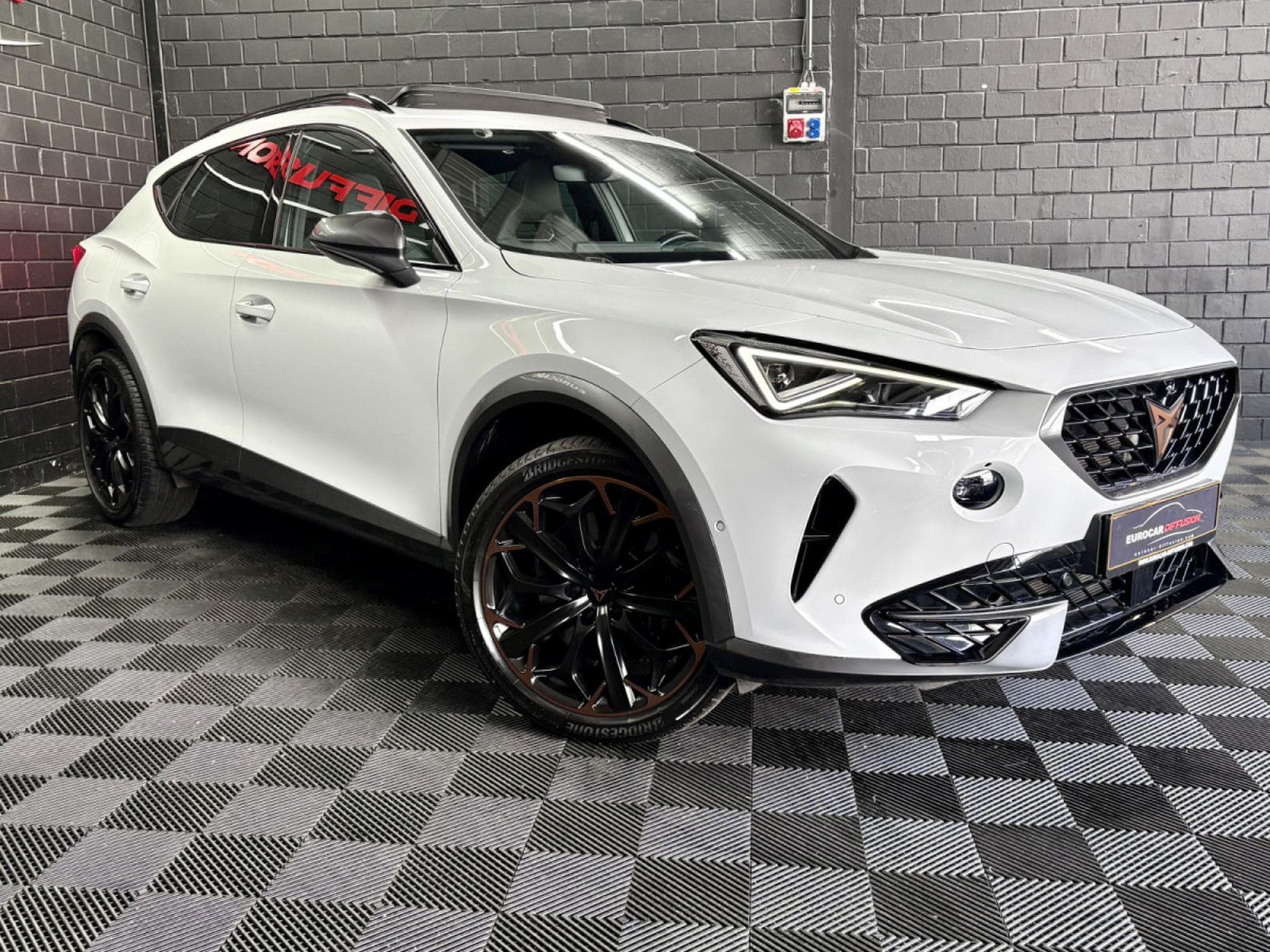 Cupra Formentor VZ 245CV eHybrid DSG6 *PANO *CAM 360°* *ATTELAGE* *BEATS* MA (2023) - Foto 3