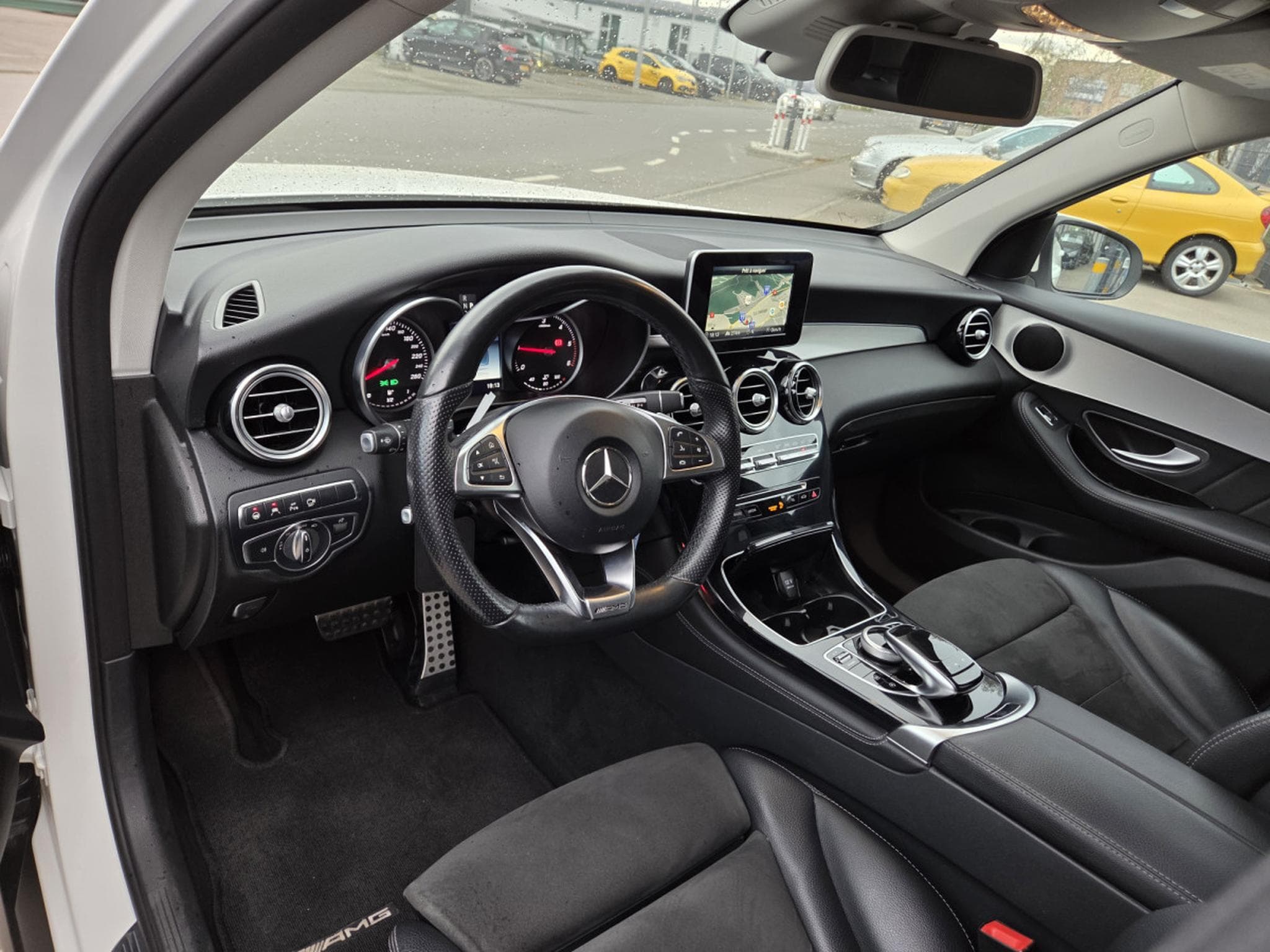 Mercedes GLC 220 AMG-LINE 4MATIC 9G-DCT (2017) - Photo 7