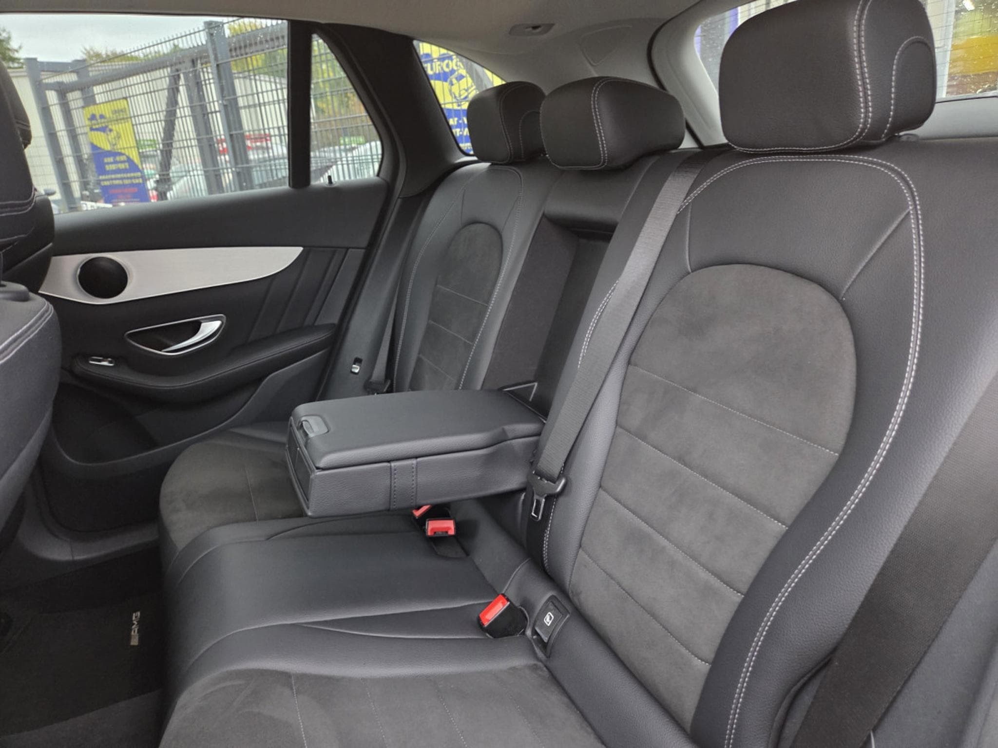 Mercedes GLC 220 AMG-LINE 4MATIC 9G-DCT (2017) - Photo 19