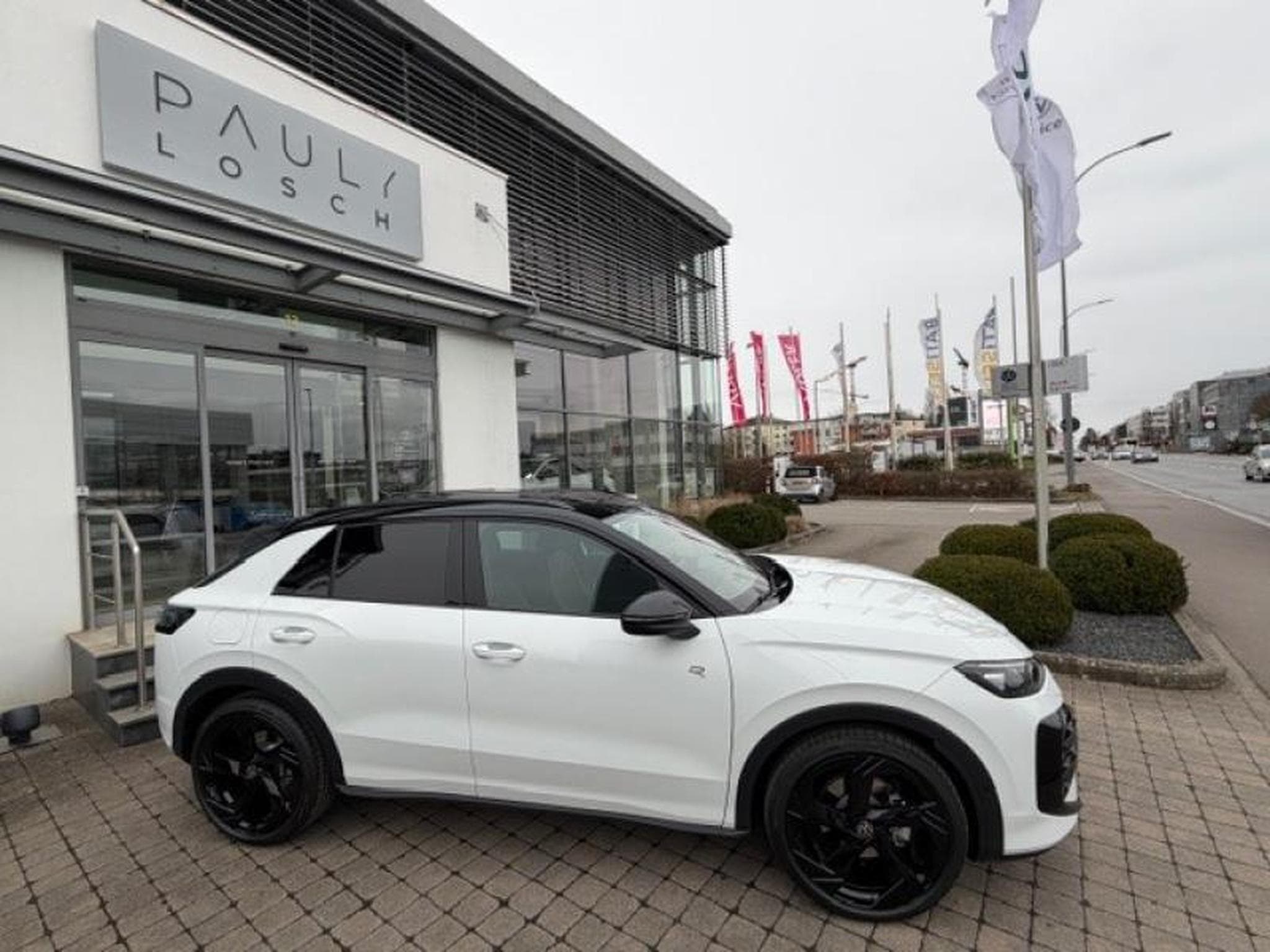 VW T-Roc R-LINE+DSG (2025) - Photo 2