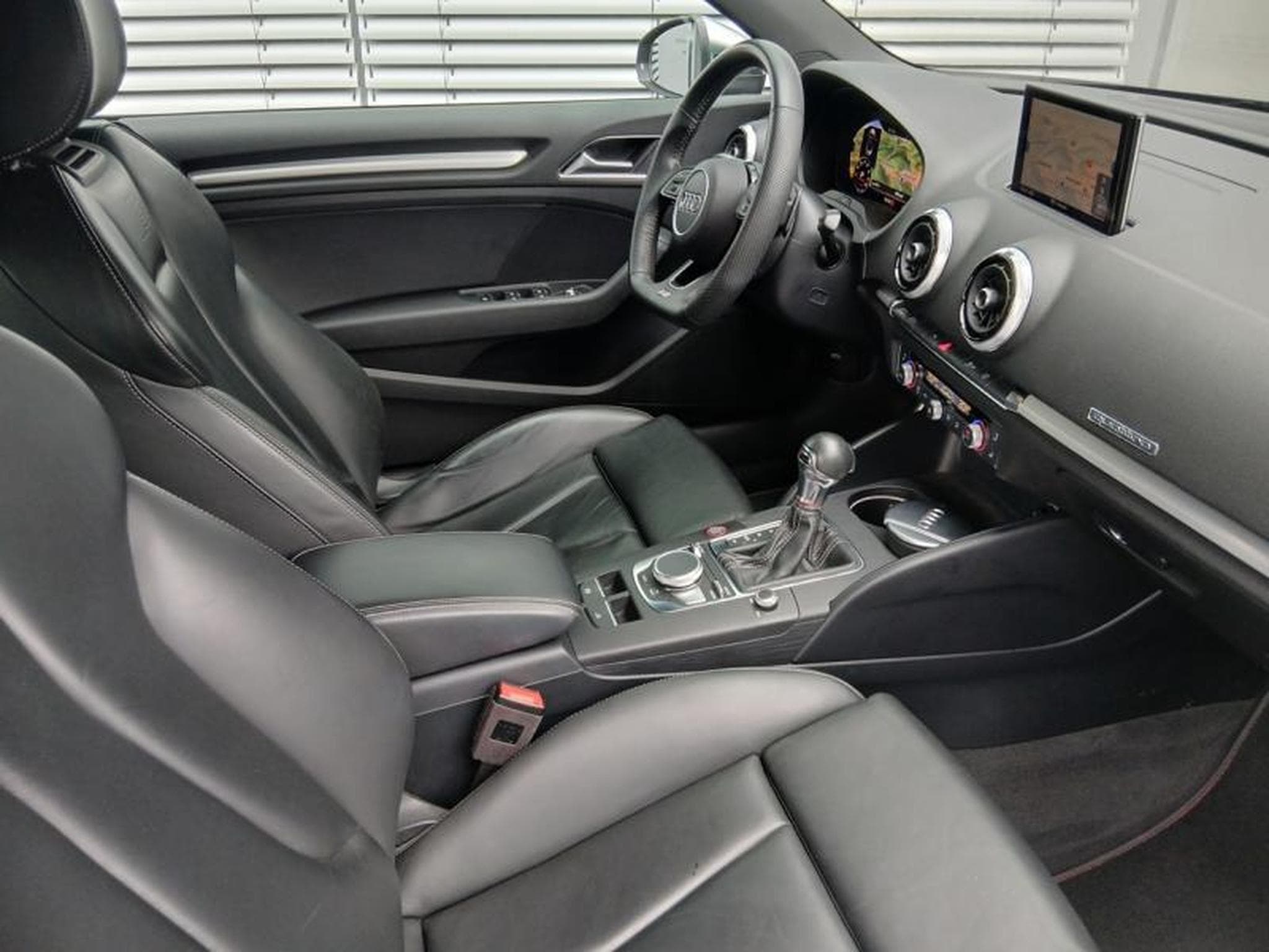 Audi S3 Cabriolet 2.0 TFSI quattro s-tronic (2019) - Photo 9