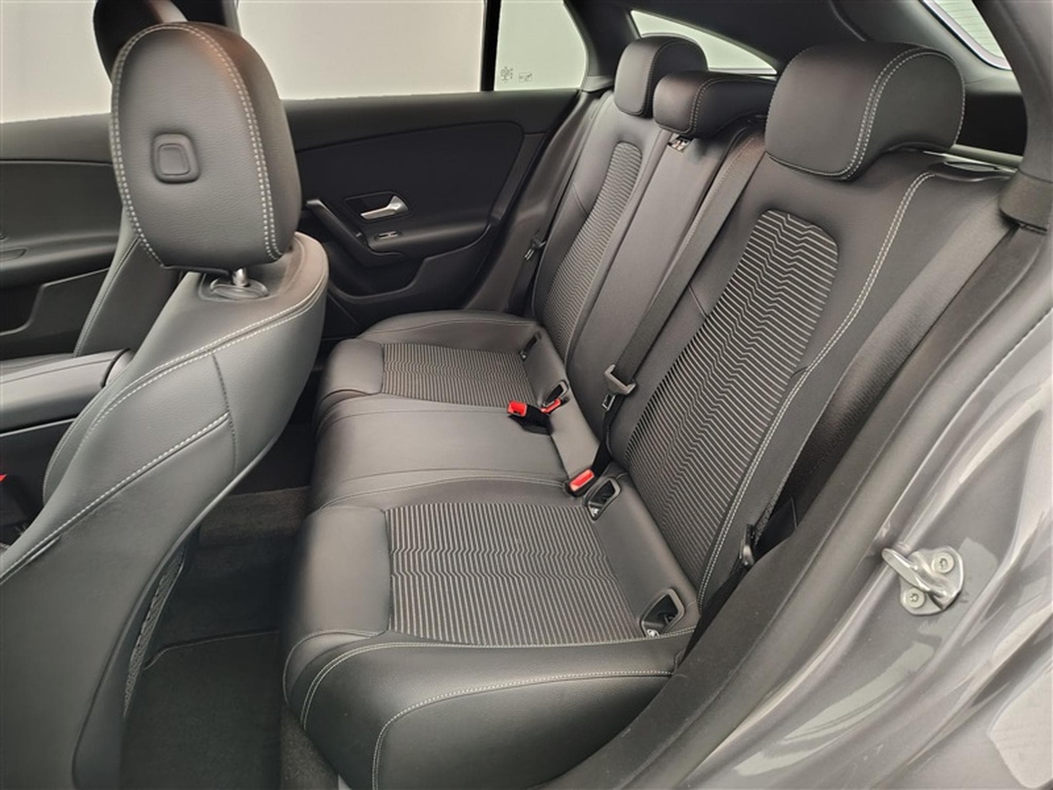 Mercedes CLA 250 e PHEV Business Line  Navi / Led / PDC av+ar (2022) - Photo 12